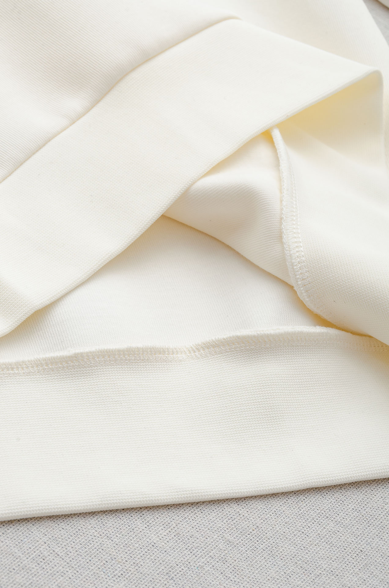 BURBERRY 2025FW新品 空气层肌理感客供进口舒适透气挺括版 拼皮料修饰拉链翻领长袖男士卫衣#