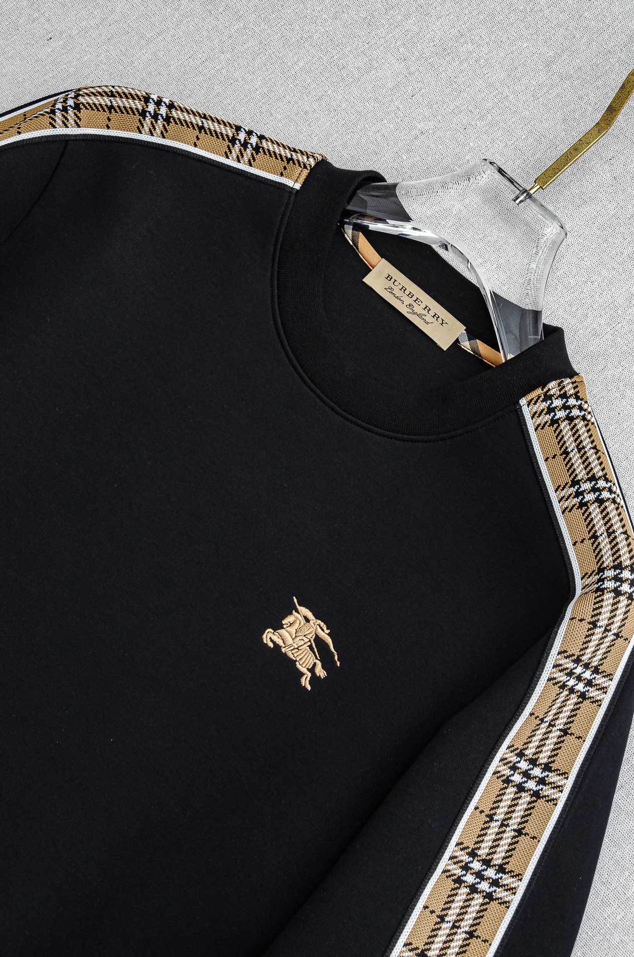 BURBERRY 2025FW新品 空气层肌理感客供进口舒适透气挺括版 拼皮料修饰拉链翻领长袖男士卫衣#