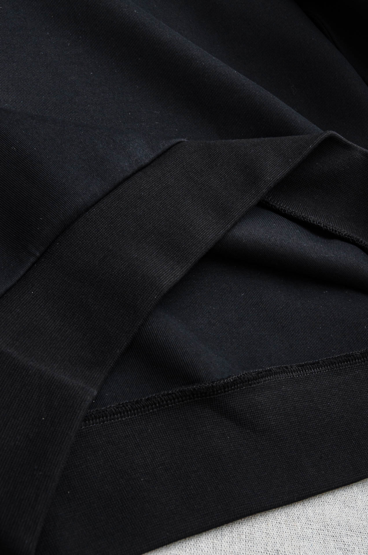 BURBERRY 2025FW新品 空气层肌理感客供进口舒适透气挺括版 拼皮料修饰拉链翻领长袖男士卫衣#