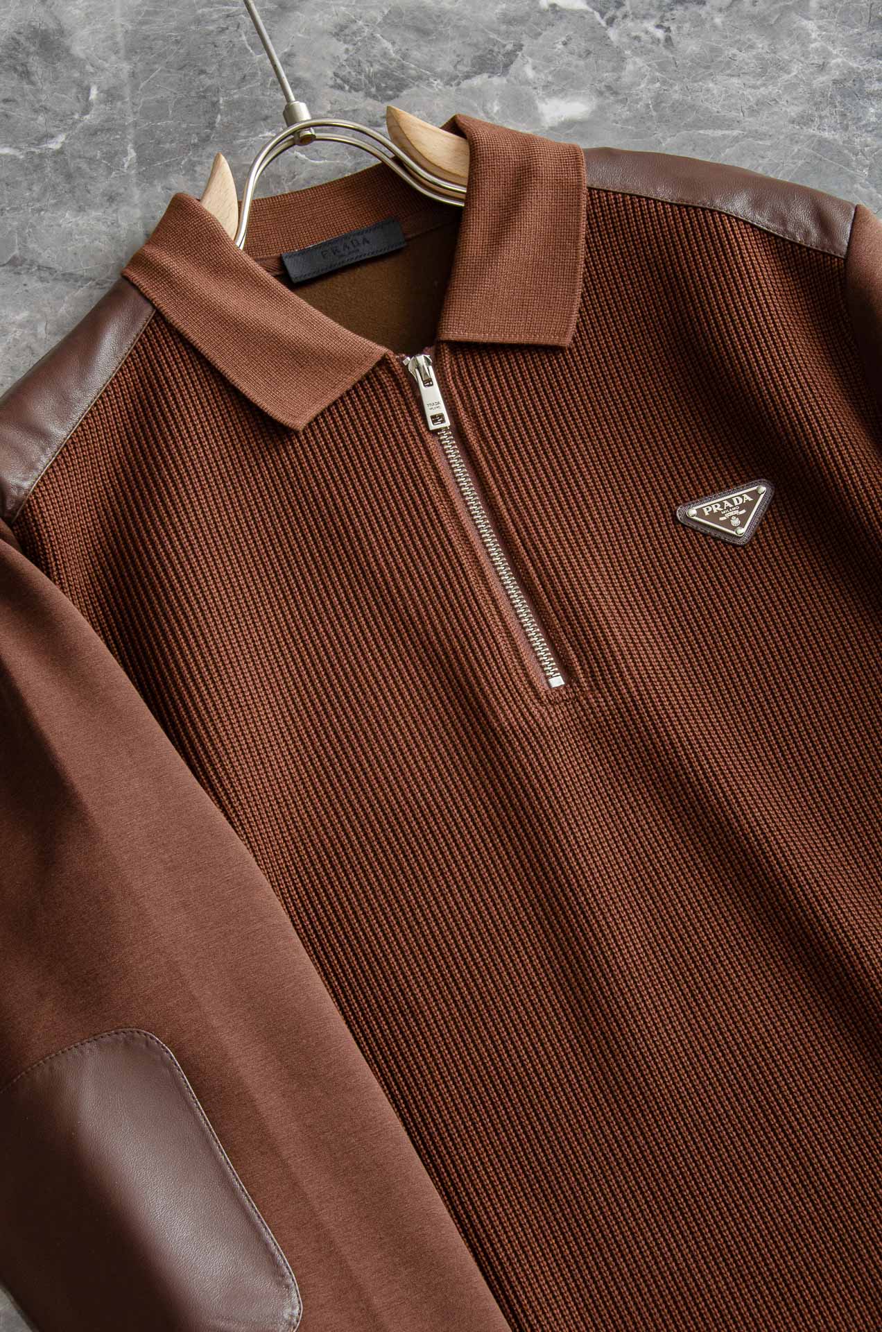 Prada普拉达 2025FW新品 空气棉长袖男士卫衣#选用进口面料58.6%聚酯纤维 18.8% 棉1