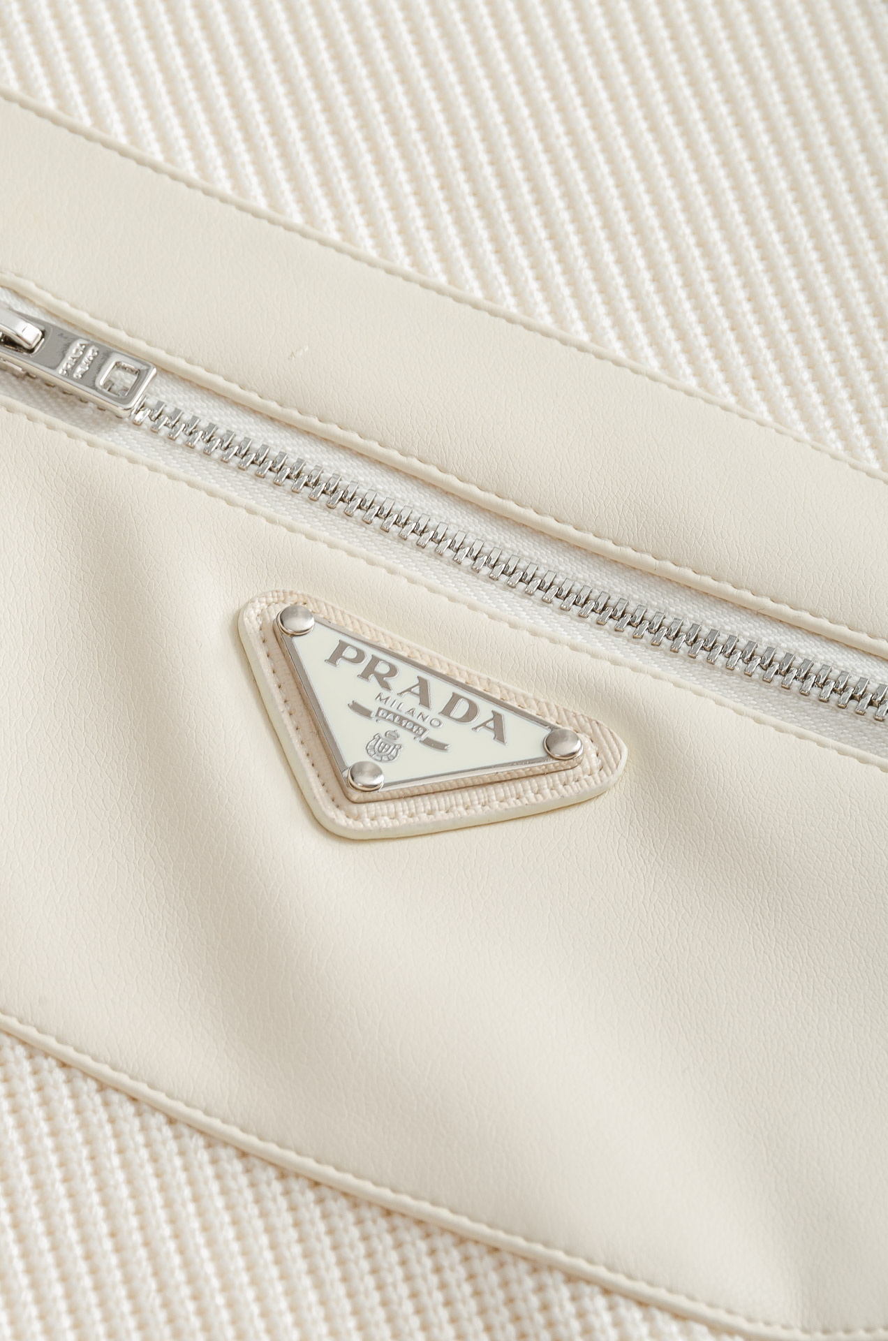 Prada普拉达 2025FW新品 空气棉长袖男士卫衣#选用进口面料58.6%聚酯纤维 18.8% 棉1