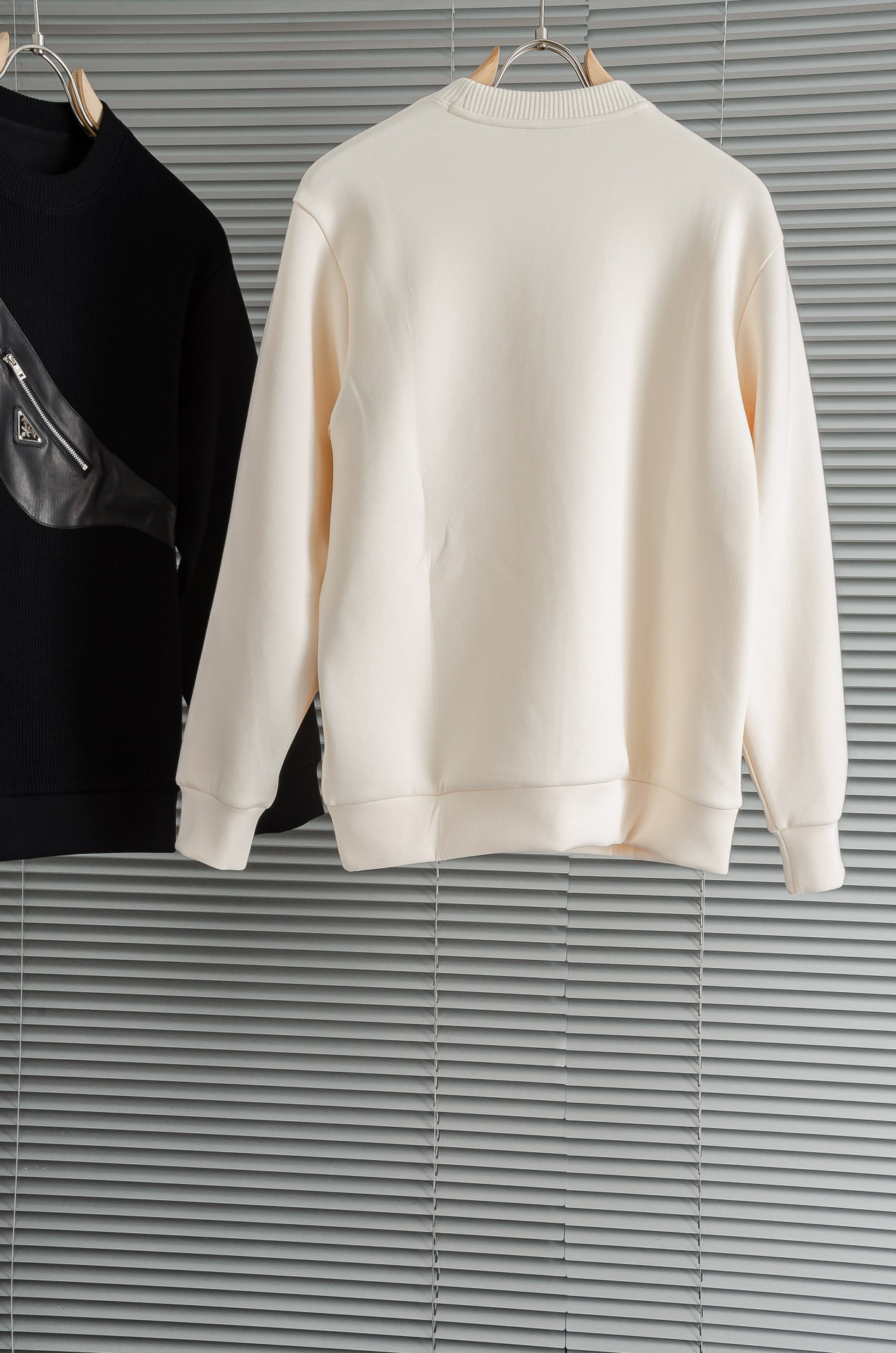 Prada普拉达 2025FW新品 空气棉长袖男士卫衣#选用进口面料58.6%聚酯纤维 18.8% 棉1