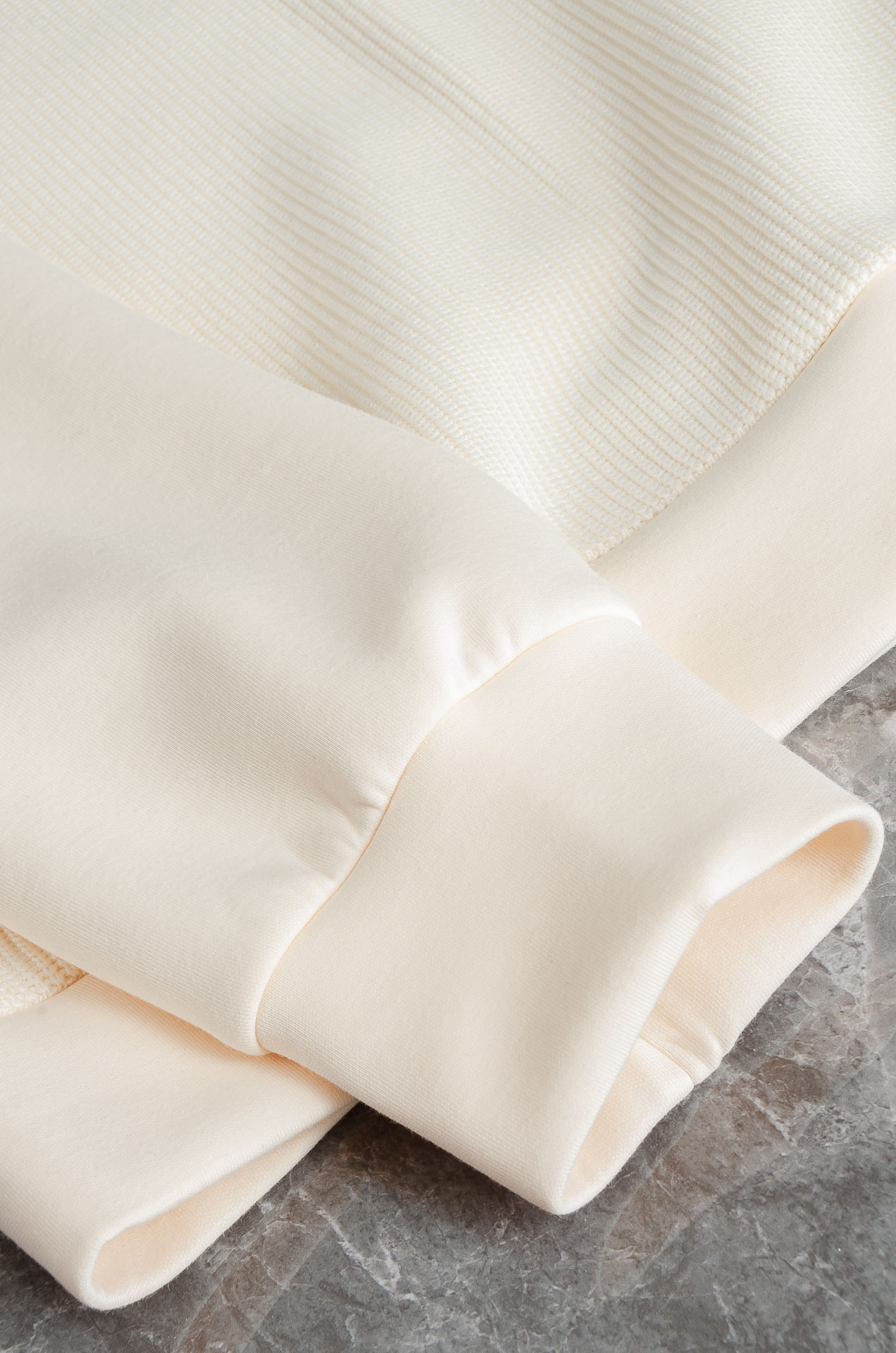 Prada普拉达 2025FW新品 空气棉长袖男士卫衣#选用进口面料58.6%聚酯纤维 18.8% 棉1