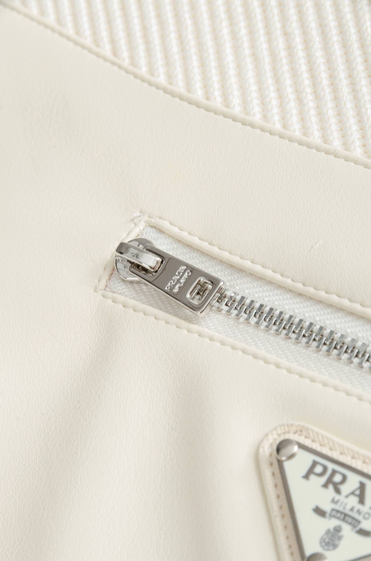 Prada普拉达 2025FW新品 空气棉长袖男士卫衣#选用进口面料58.6%聚酯纤维 18.8% 棉1