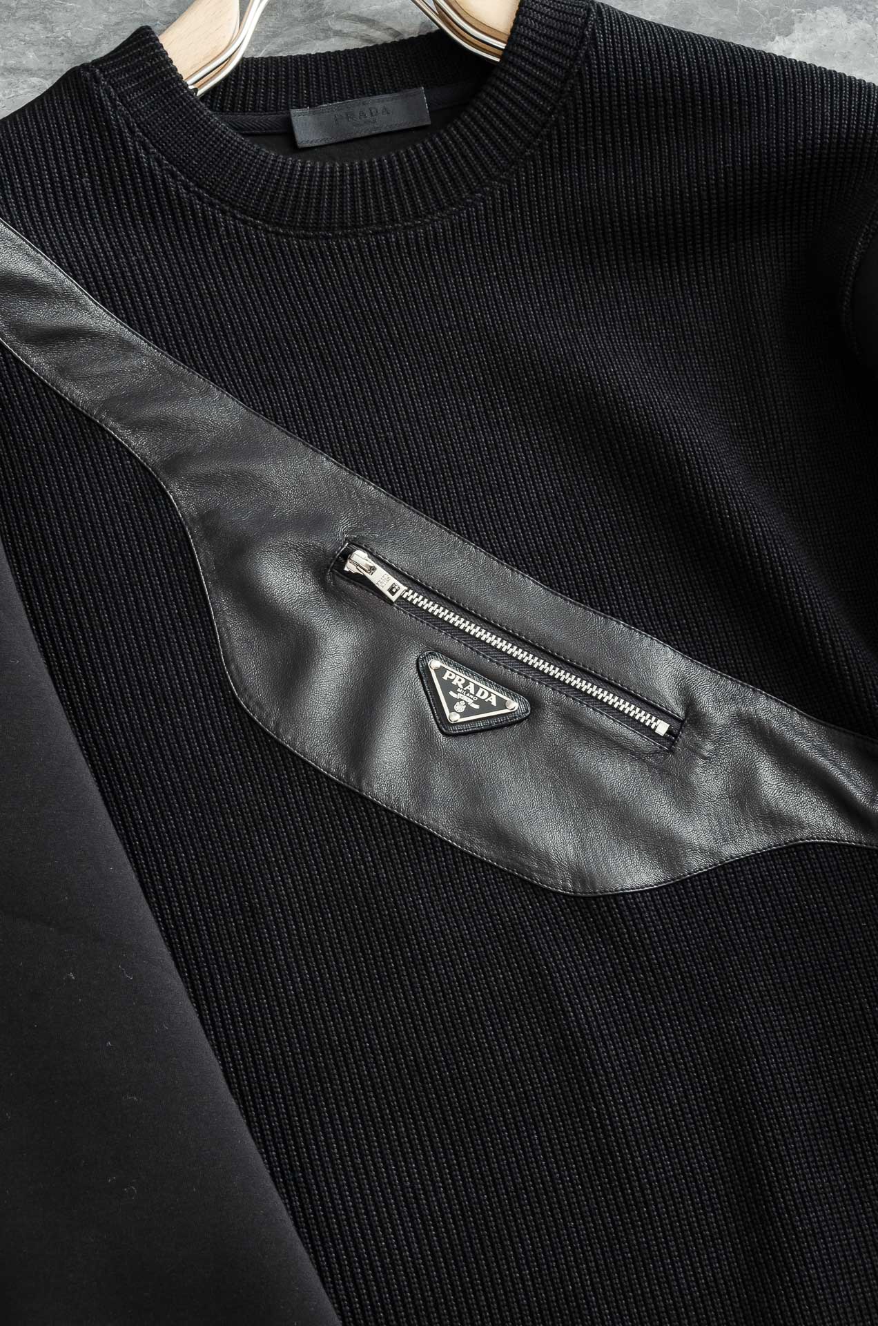 Prada普拉达 2025FW新品 空气棉长袖男士卫衣#选用进口面料58.6%聚酯纤维 18.8% 棉1