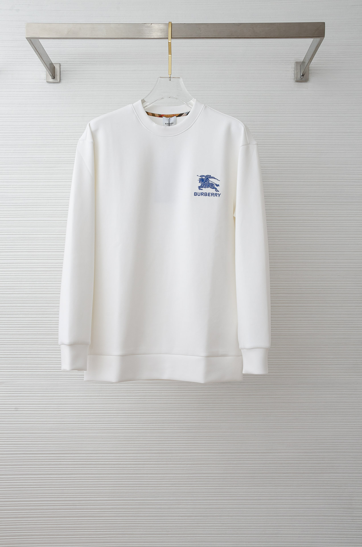 BURB#ERRY 巴/宝莉2026FW圆领长袖男士套头卫衣#质感硬朗挺拔有型，版型立体不易起皱，上身舒