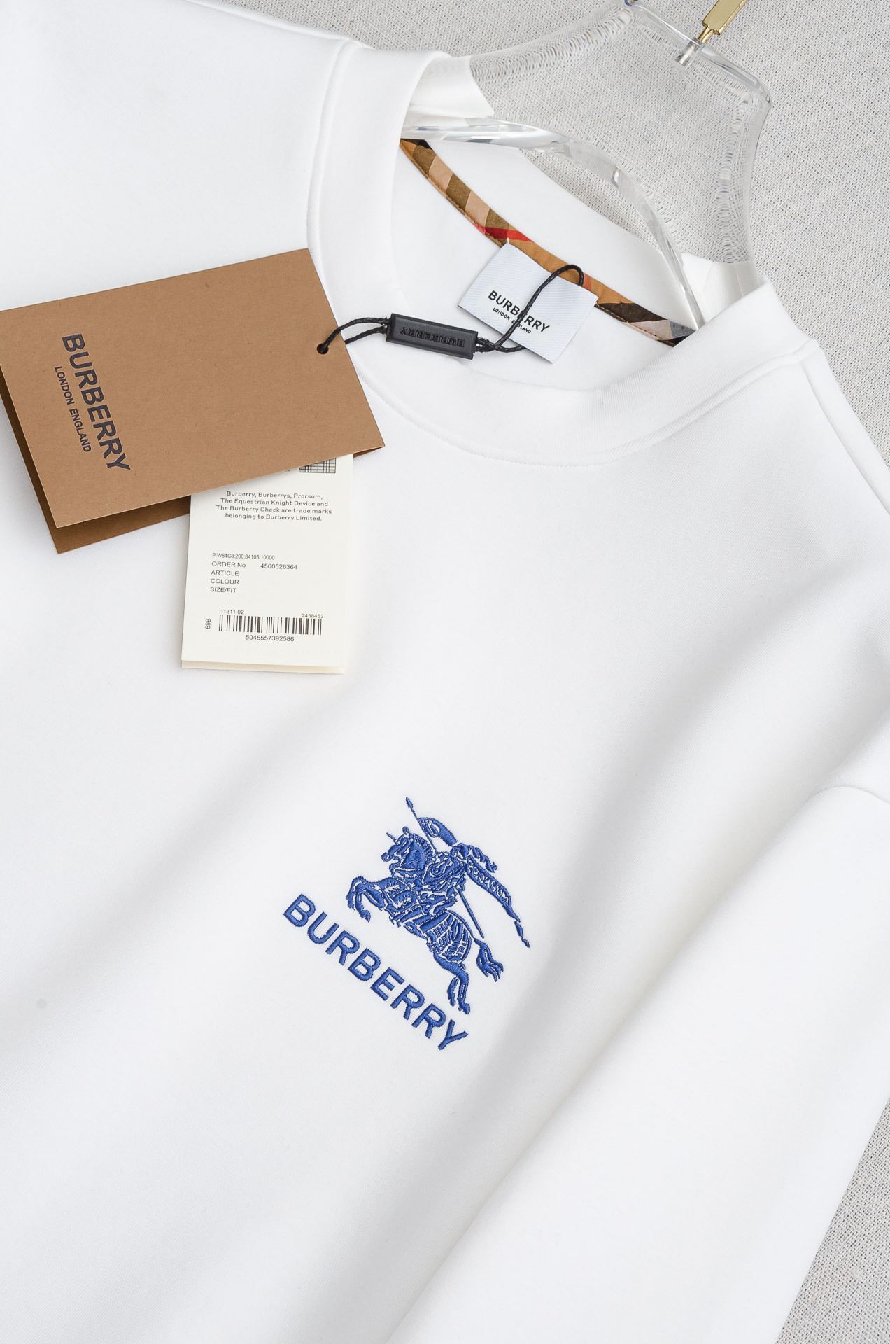 BURB#ERRY 巴/宝莉2026FW圆领长袖男士套头卫衣#质感硬朗挺拔有型，版型立体不易起皱，上身舒