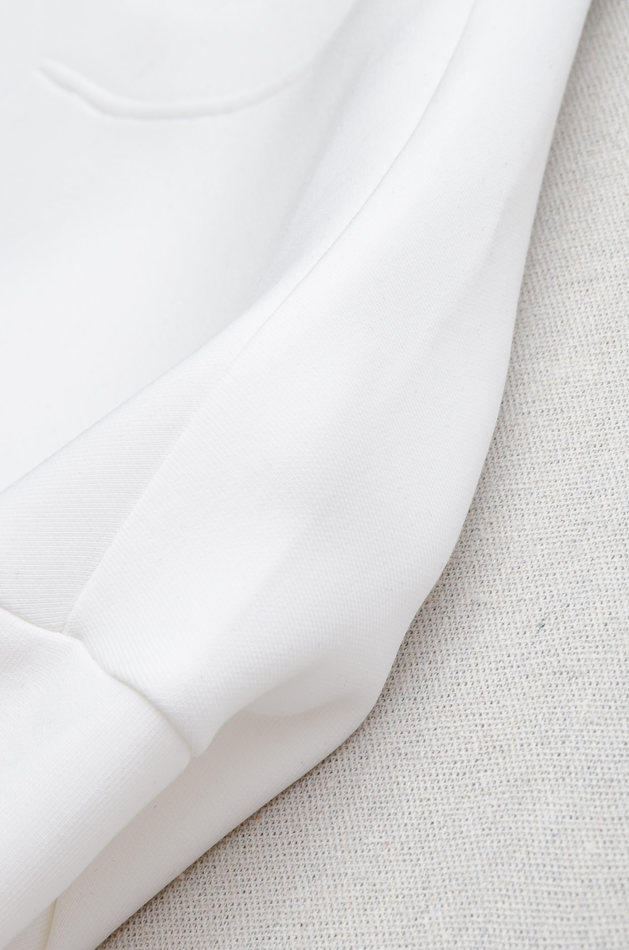 BURB#ERRY 巴/宝莉2026FW圆领长袖男士套头卫衣#质感硬朗挺拔有型，版型立体不易起皱，上身舒