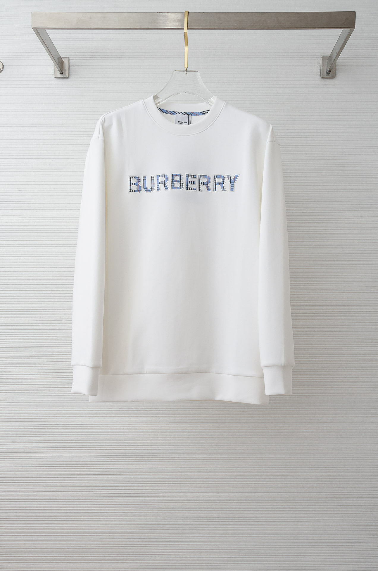 BURB#ERRY 巴/宝莉2026FW圆领长袖男士套头卫衣#质感硬朗挺拔有型，版型立体不易起皱，上身舒