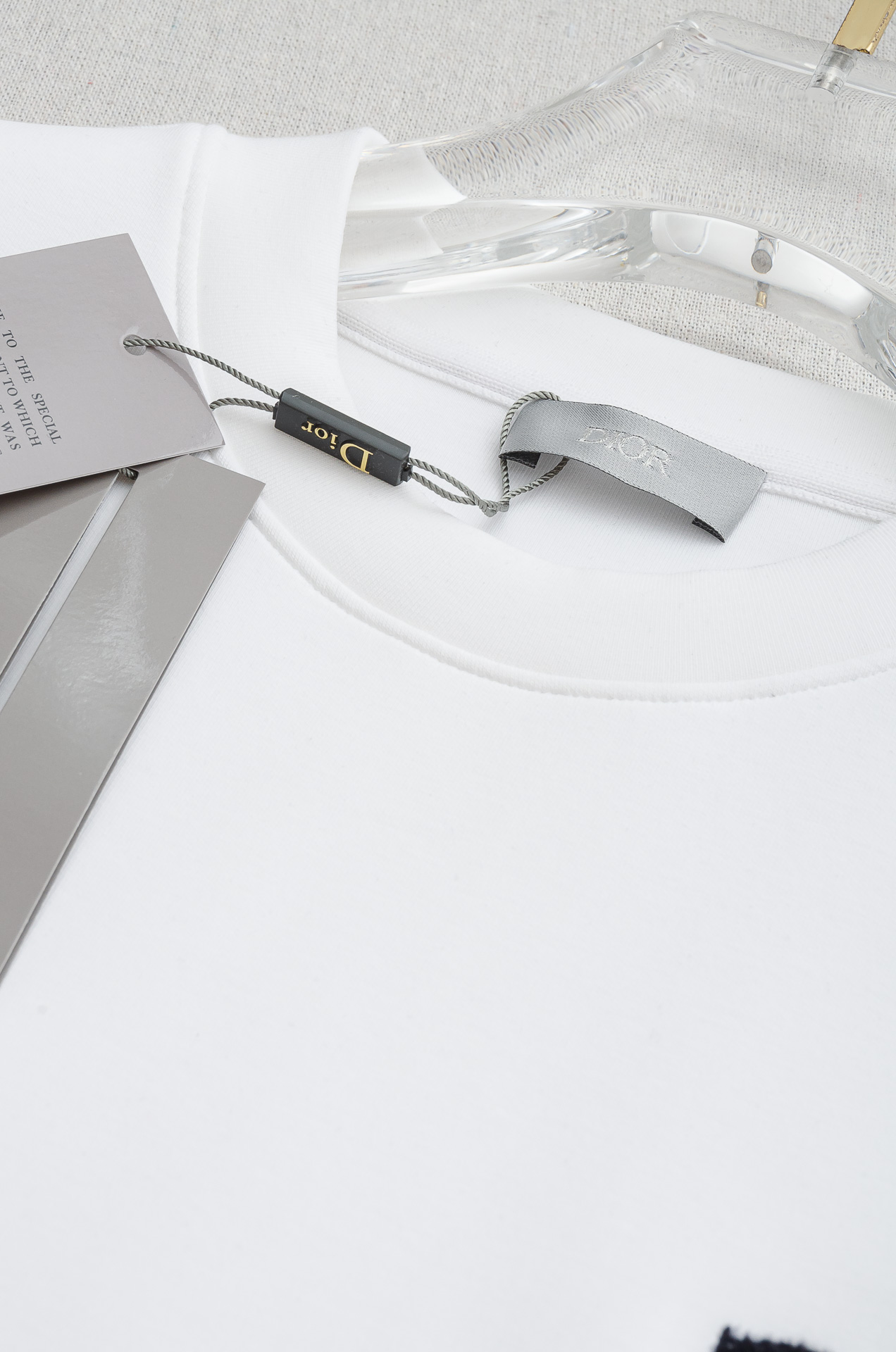 Dior 迪奥2026FW圆领长袖男士套头卫衣#质感硬朗挺拔有型，版型立体不易起皱，上身舒适却不失柔软度