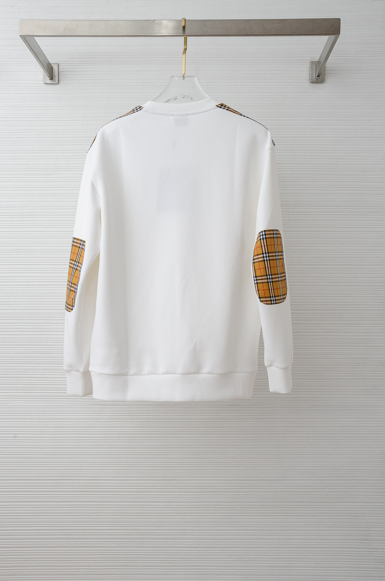 BURB#ERRY 巴/宝莉2026FW圆领长袖男士套头卫衣#质感硬朗挺拔有型，版型立体不易起皱，上身舒