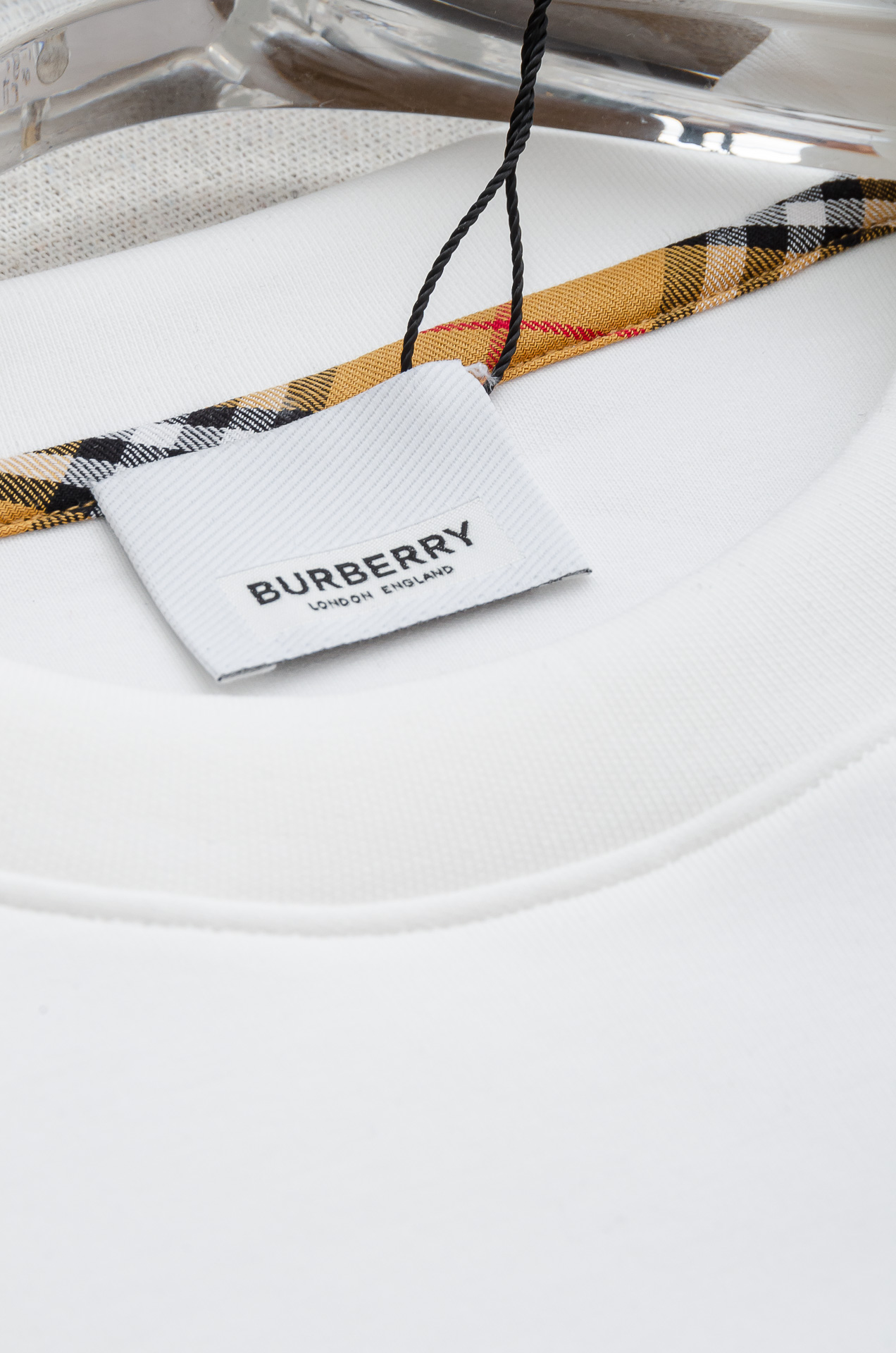 BURB#ERRY 巴/宝莉2026FW圆领长袖男士套头卫衣#质感硬朗挺拔有型，版型立体不易起皱，上身舒