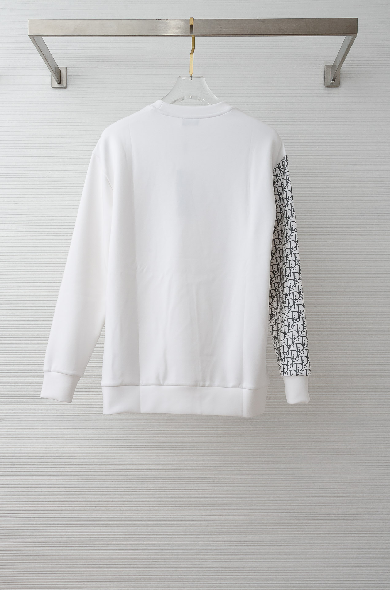 Dior 迪奥2026FW圆领长袖男士套头卫衣#质感硬朗挺拔有型，版型立体不易起皱，上身舒适却不失柔软度