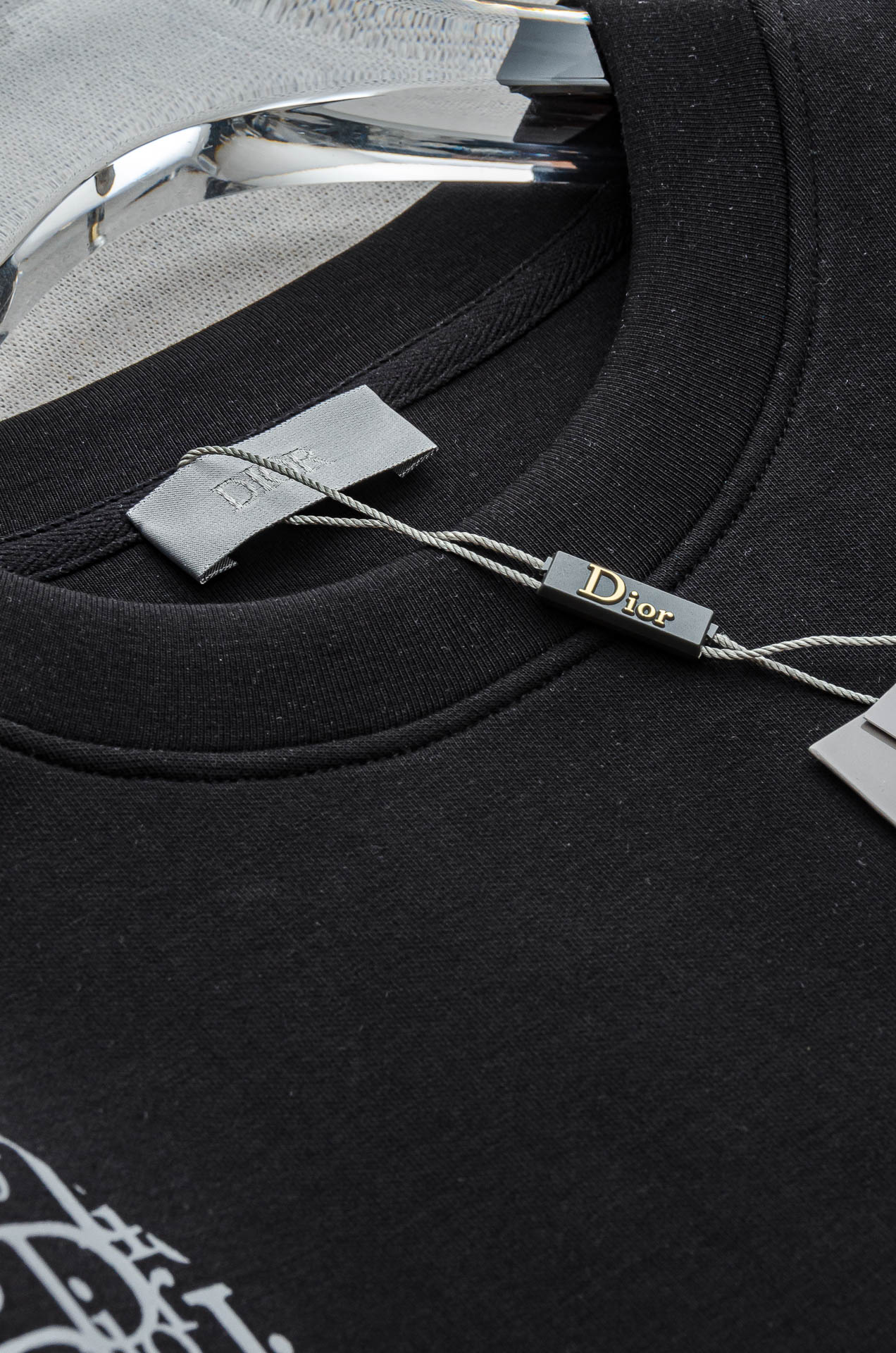 Dior 迪奥2026FW圆领长袖男士套头卫衣#质感硬朗挺拔有型，版型立体不易起皱，上身舒适却不失柔软度