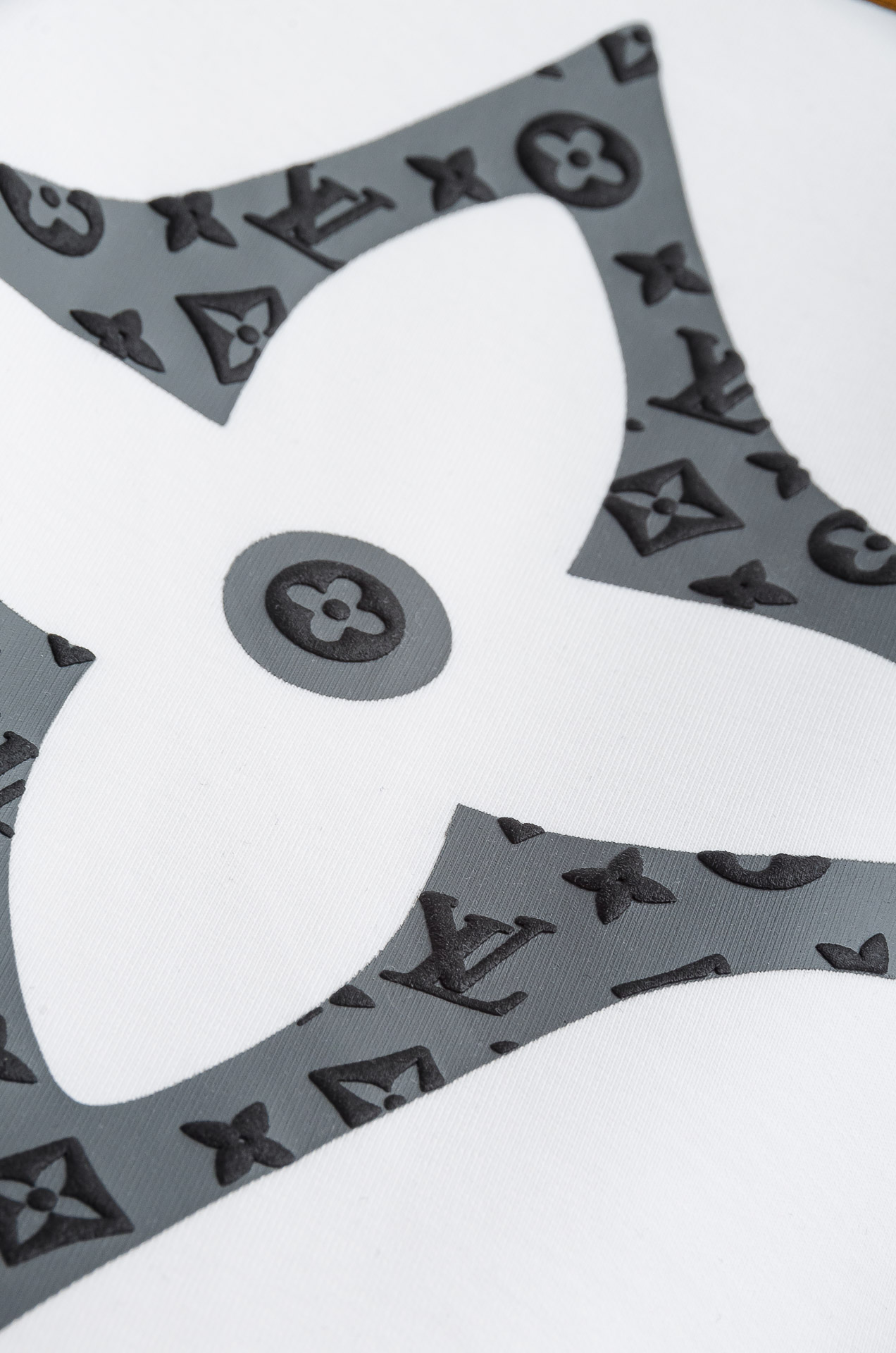 LV 2025FW圆领长袖男士套头卫衣#选用进口56%聚酯纤维 36%再生纤维8%氨纶面料，质感硬朗挺拔