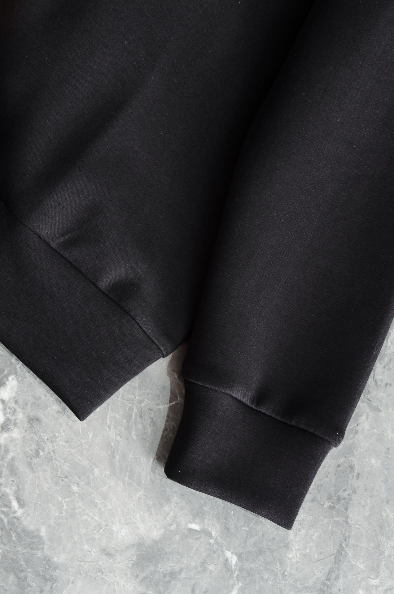 BBR巴宝莉2025FW圆领长袖男士套头卫衣#选用进口56%聚酯纤维 36%再生纤维8%氨纶面料，质感硬