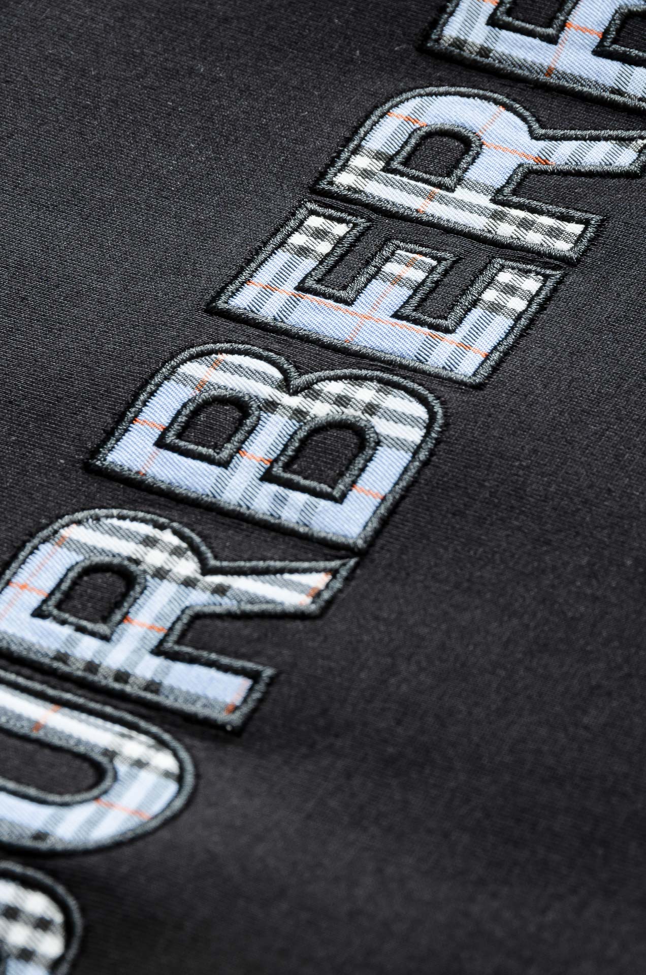 BBR巴宝莉2025FW圆领长袖男士套头卫衣#选用进口56%聚酯纤维 36%再生纤维8%氨纶面料，质感硬