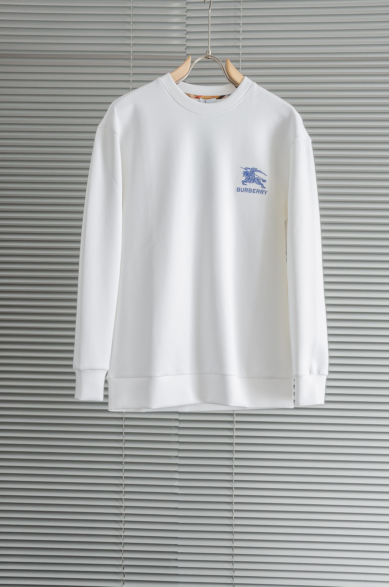 BBR巴宝莉2025FW圆领长袖男士套头卫衣#选用进口56%聚酯纤维 36%再生纤维8%氨纶面料，质感硬