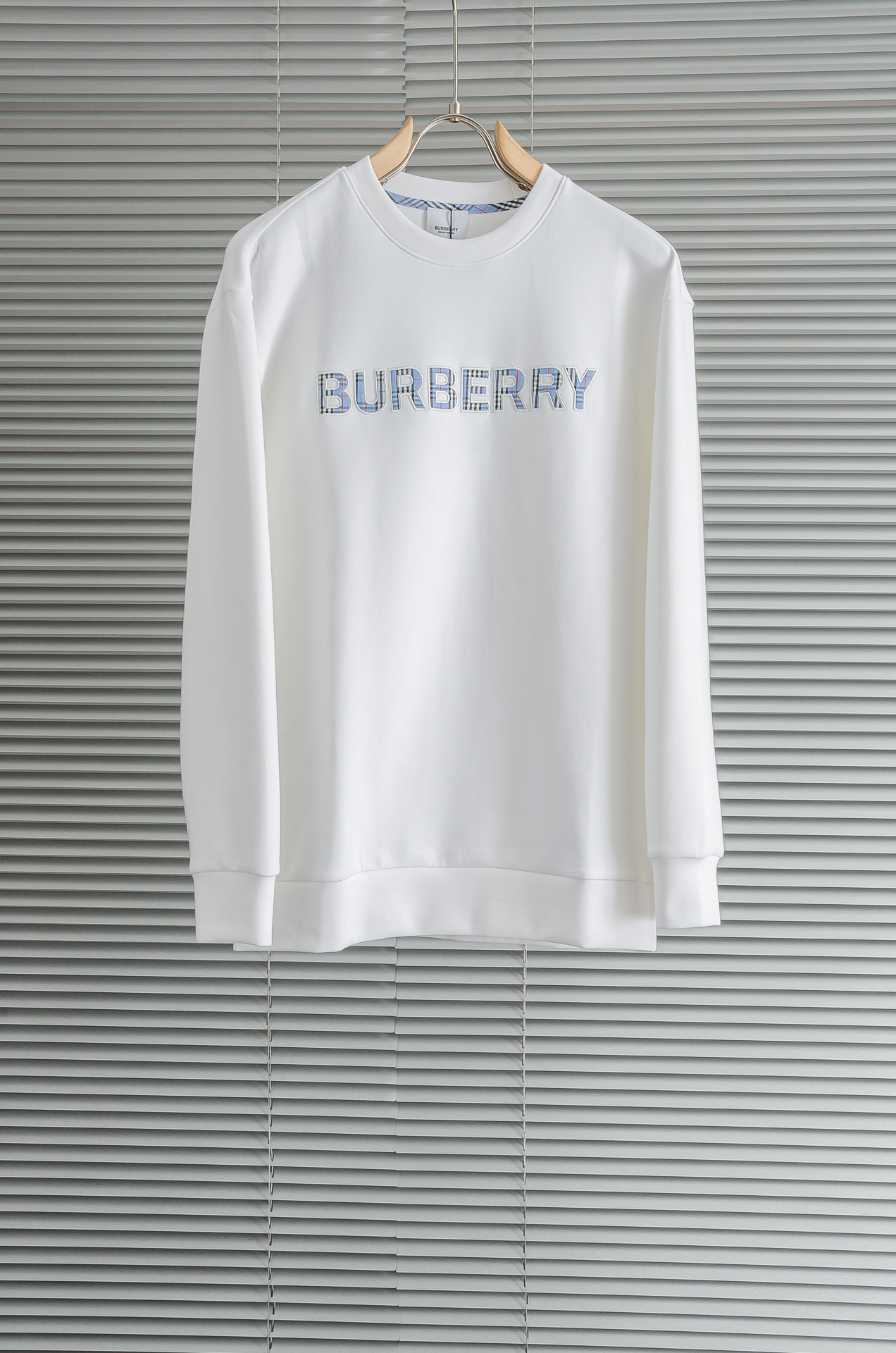 BBR巴宝莉2025FW圆领长袖男士套头卫衣#选用进口56%聚酯纤维 36%再生纤维8%氨纶面料，质感硬