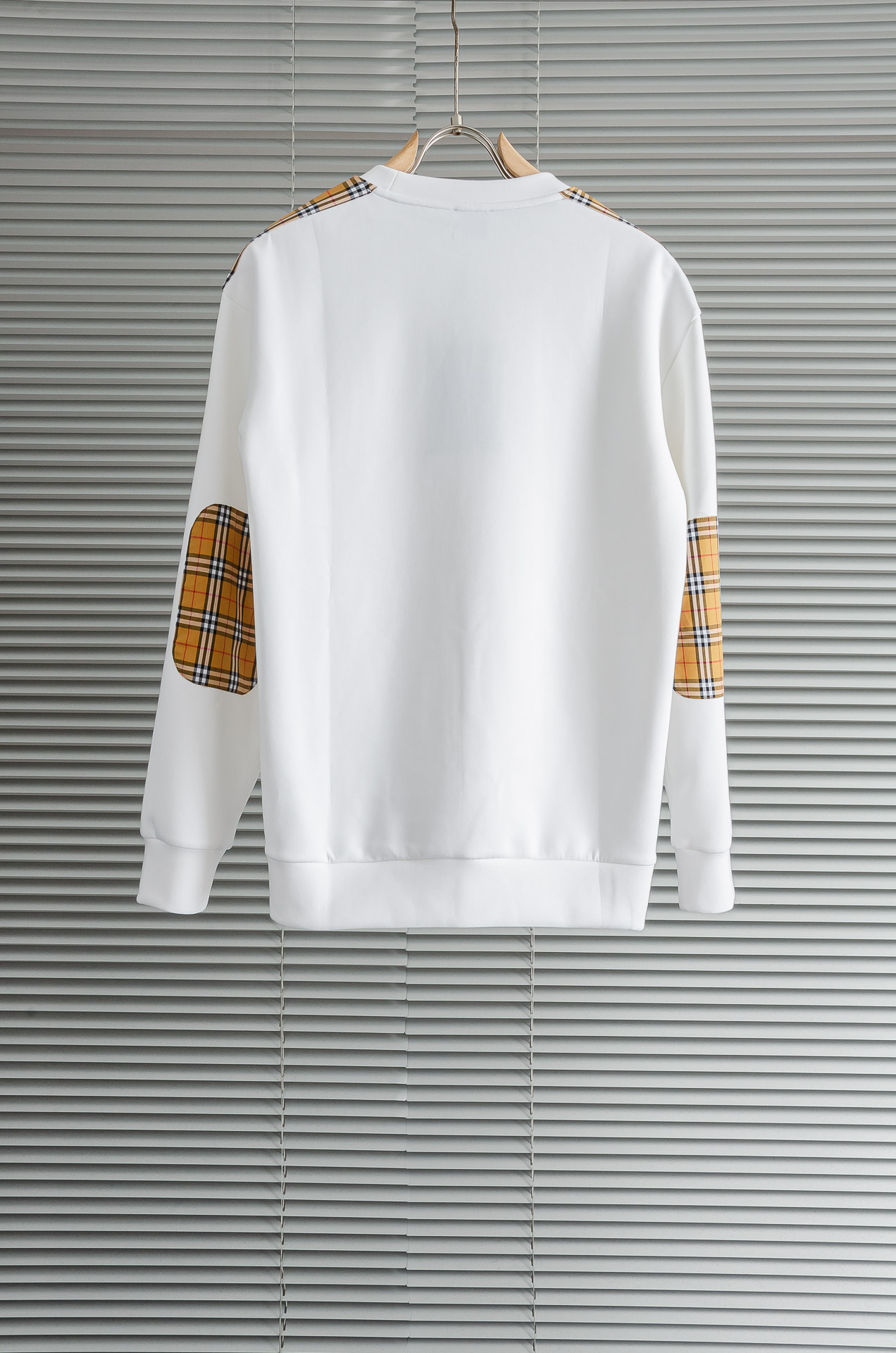 BBR巴宝莉2025FW圆领长袖男士套头卫衣#选用进口56%聚酯纤维 36%再生纤维8%氨纶面料，质感硬