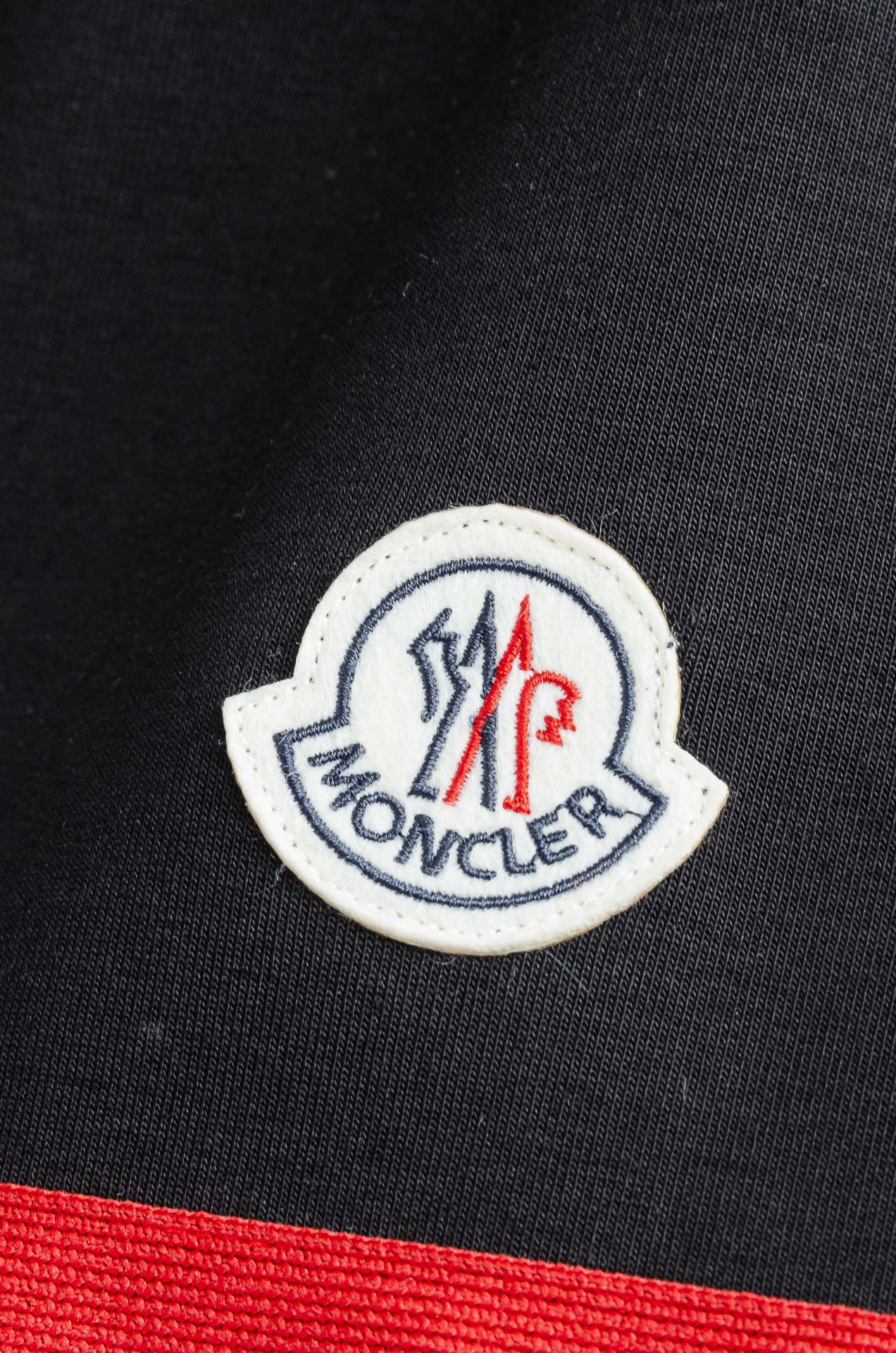 New# 蒙口 moncler2025FW圆领长袖男士套头卫衣#质感硬朗挺拔有型，版型立体不易起皱，上身