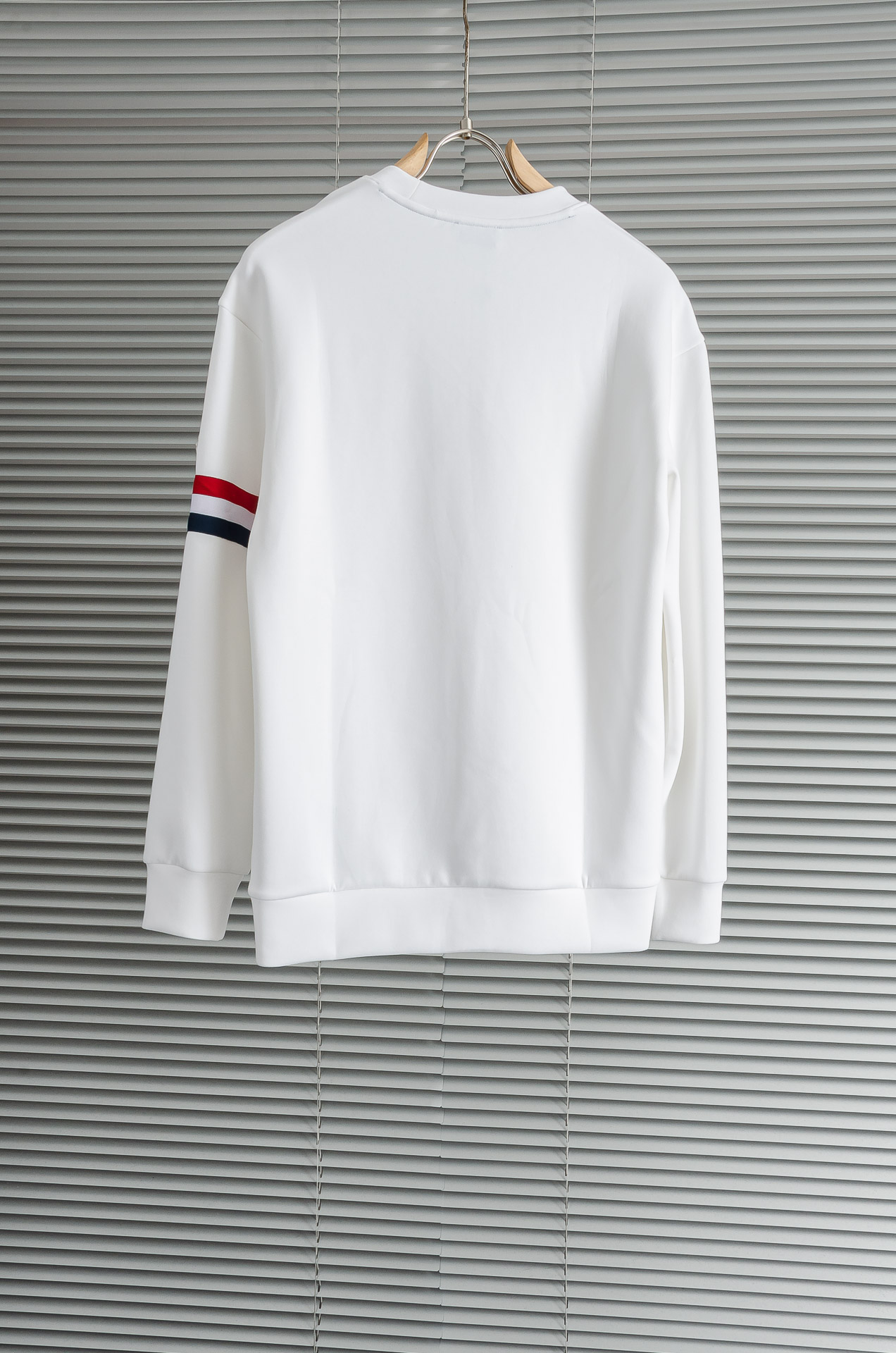 New# 蒙口 moncler2025FW圆领长袖男士套头卫衣#质感硬朗挺拔有型，版型立体不易起皱，上身