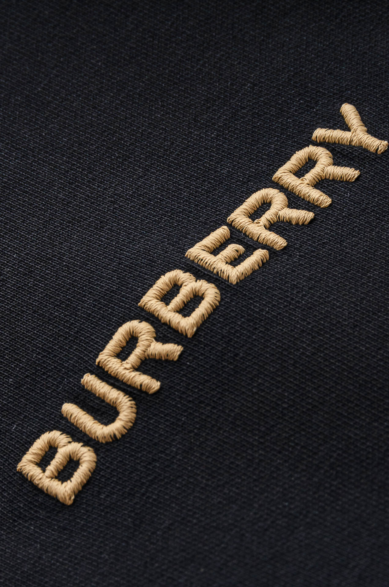 BBR 巴宝莉 2025FW秋冬新品连帽卫衣#质感硬朗挺拔有型，版型立体不易起皱，上身舒适却不失柔软度，