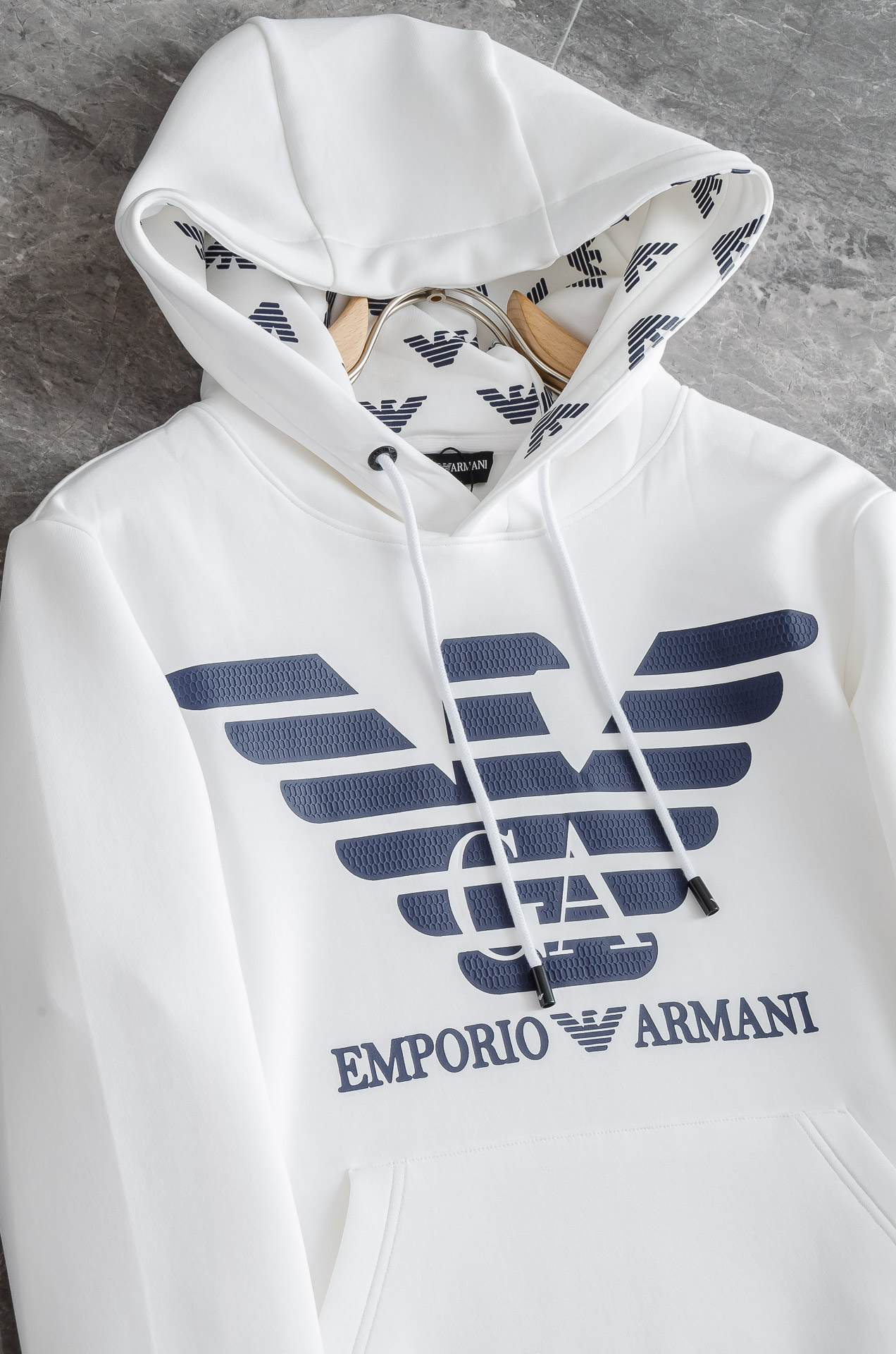 New# 阿玛尼 2025FW秋冬新品连帽卫衣#质感硬朗挺拔有型，版型立体不易起皱，上身舒适却不失柔软度