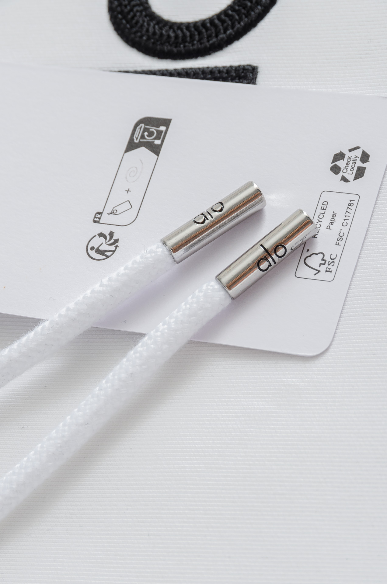 New# alo2025FW秋冬新品连帽卫衣#质感硬朗挺拔有型，版型立体不易起皱，上身舒适却不失柔软度，