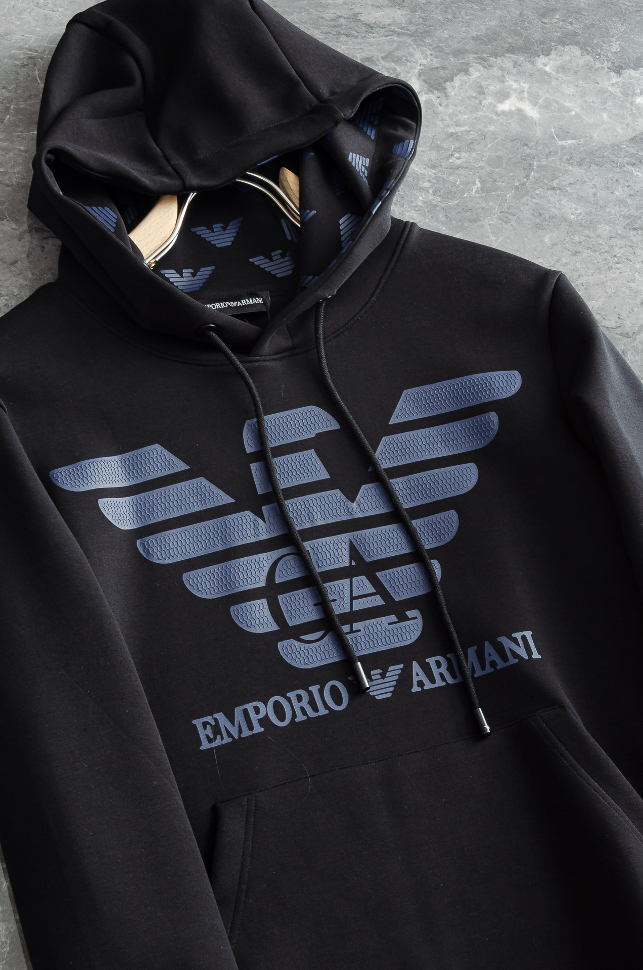 New# 阿玛尼 2025FW秋冬新品连帽卫衣#质感硬朗挺拔有型，版型立体不易起皱，上身舒适却不失柔软度