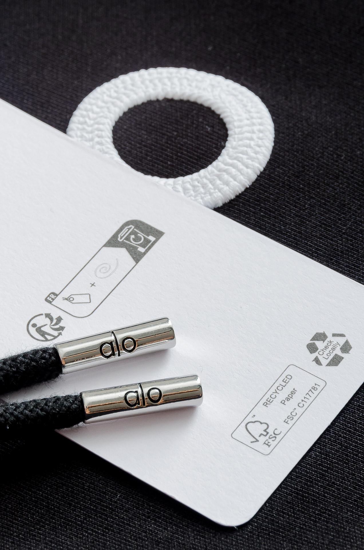 New# alo2025FW秋冬新品连帽卫衣#质感硬朗挺拔有型，版型立体不易起皱，上身舒适却不失柔软度，