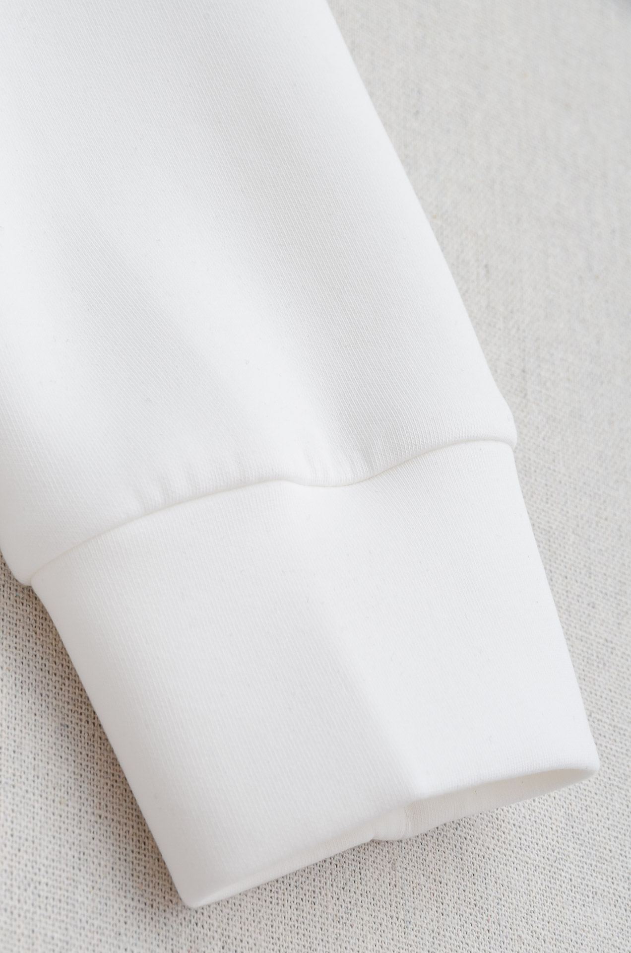 BBR 巴宝莉 2025FW秋冬新品连帽卫衣#质感硬朗挺拔有型，版型立体不易起皱，上身舒适却不失柔软度，