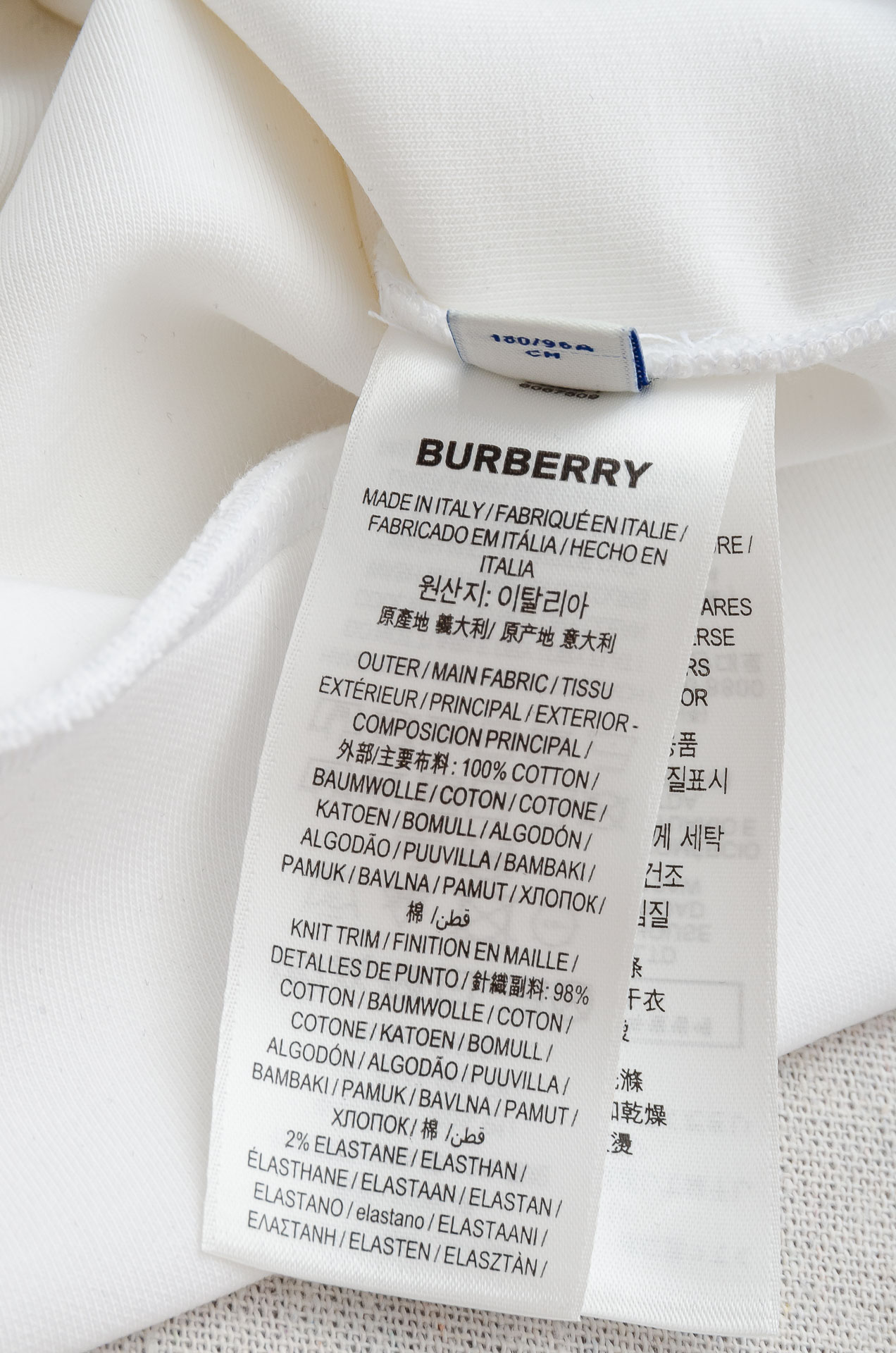 BBR 巴宝莉 2025FW秋冬新品连帽卫衣#质感硬朗挺拔有型，版型立体不易起皱，上身舒适却不失柔软度，