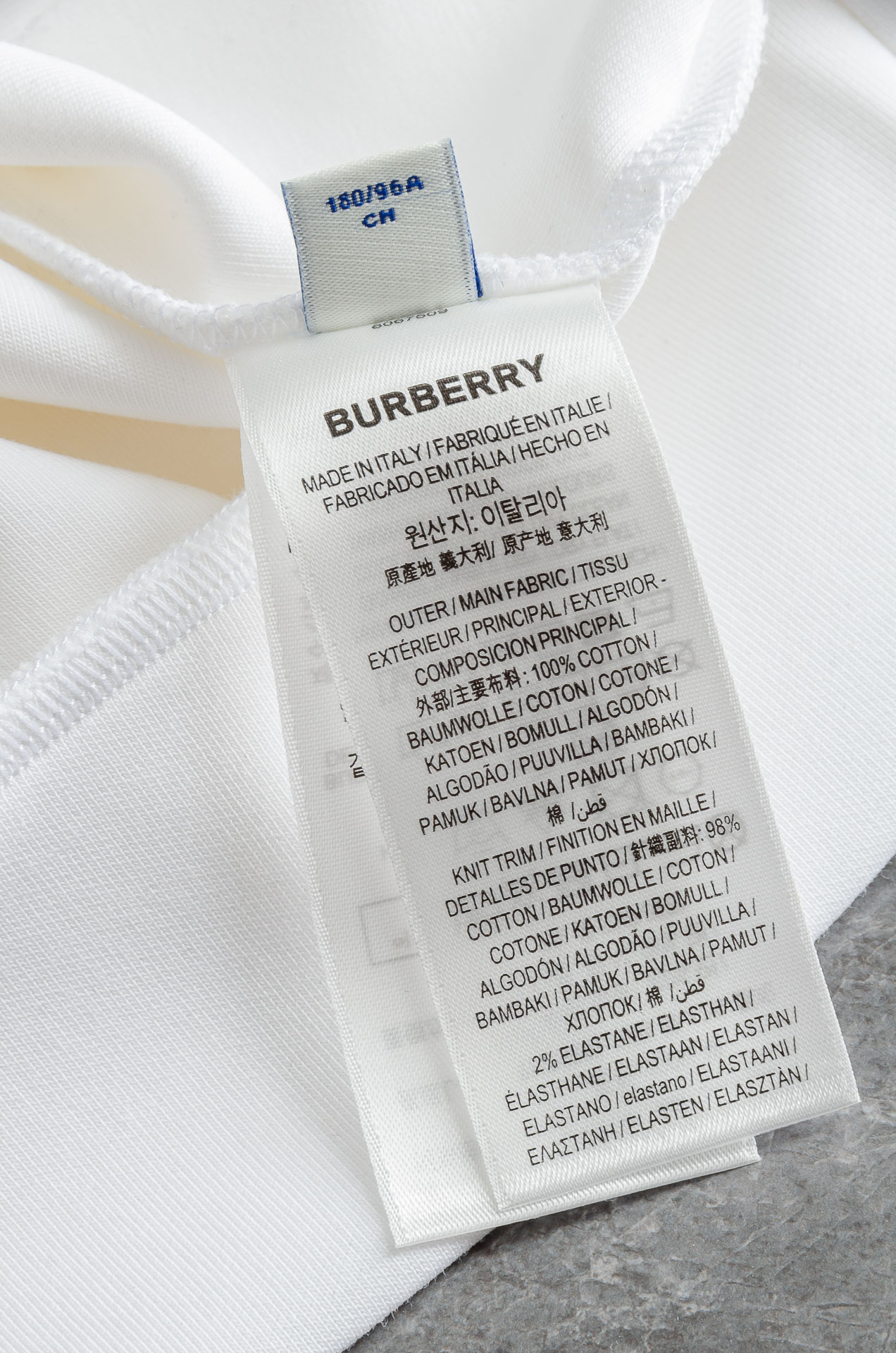 BBR巴宝莉26FW连帽卫衣#选用进口56%聚酯纤维 36%再生纤维8%氨纶面料，质感硬朗挺拔有型，版型