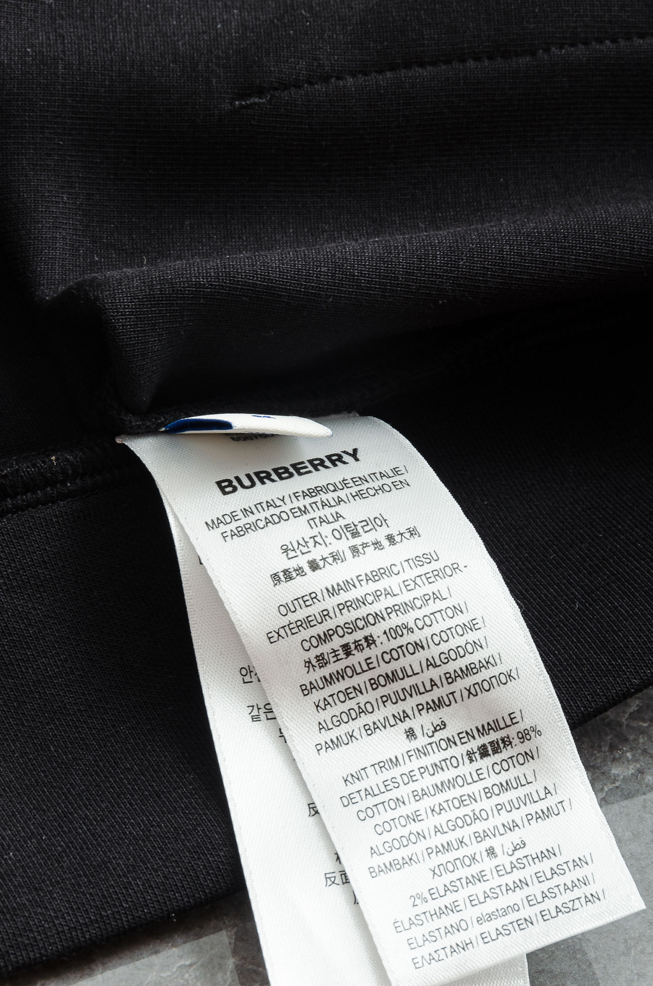 BBR巴宝莉26FW连帽卫衣#选用进口56%聚酯纤维 36%再生纤维8%氨纶面料，质感硬朗挺拔有型，版型