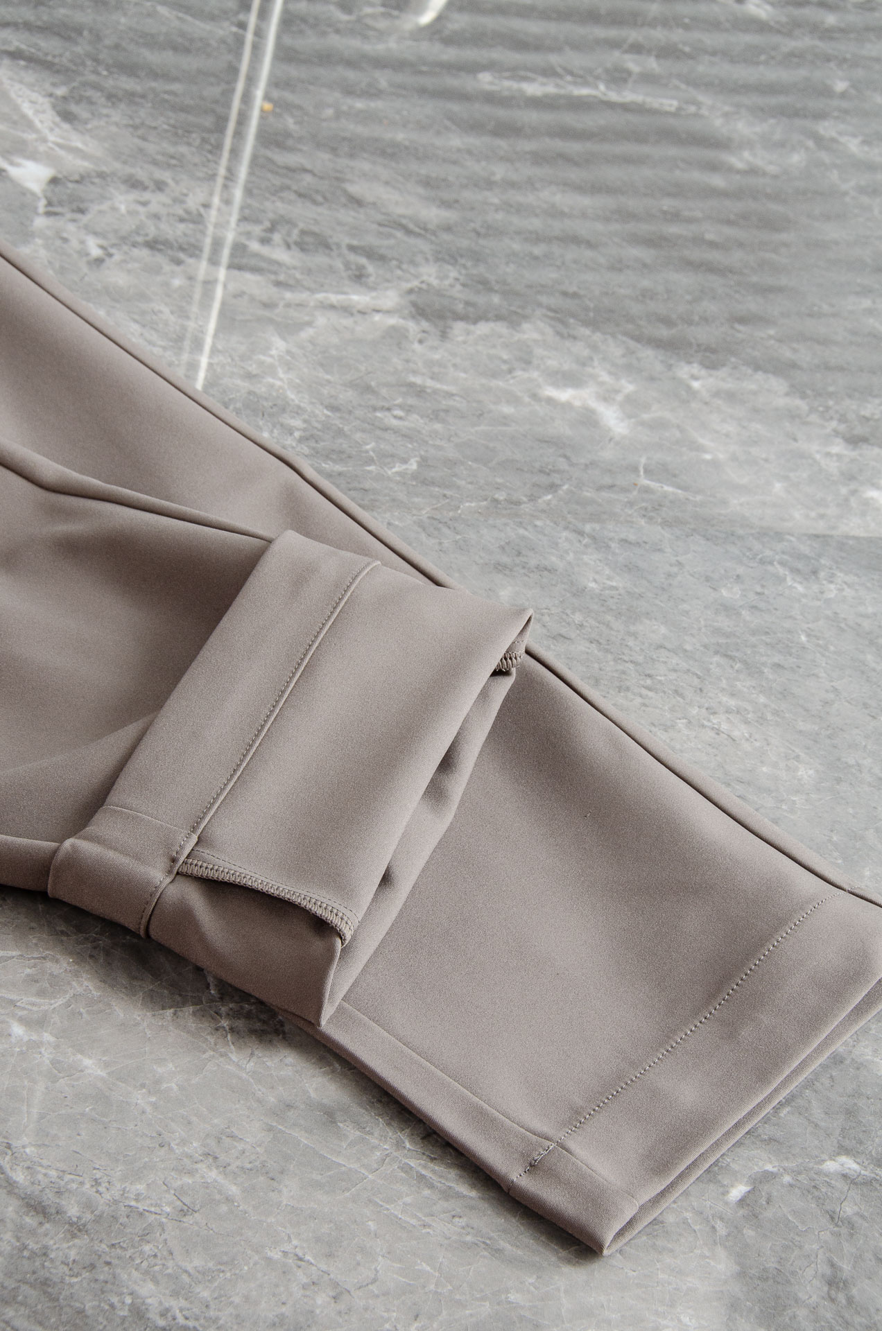 Dior迪奥2025 FW新品 弹力抽绳腰头男士休闲舒适直筒长裤其匠心打造，毋庸置疑的极品重磅，无需过多