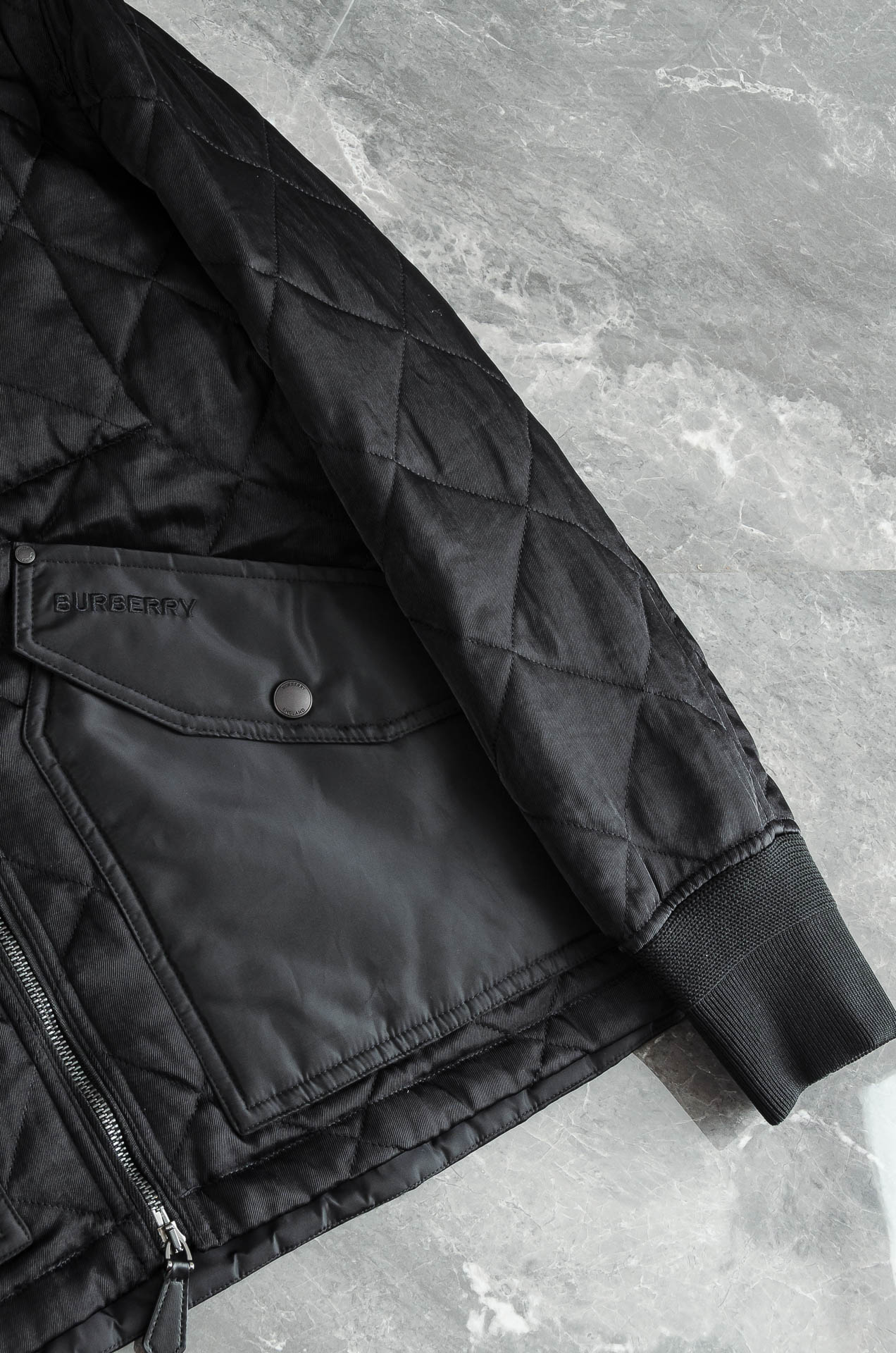 New# Burberry【双面穿】绗缝棉服#BUR王牌货品，永远都不褪流行，男女都可以穿的版型！天气冷