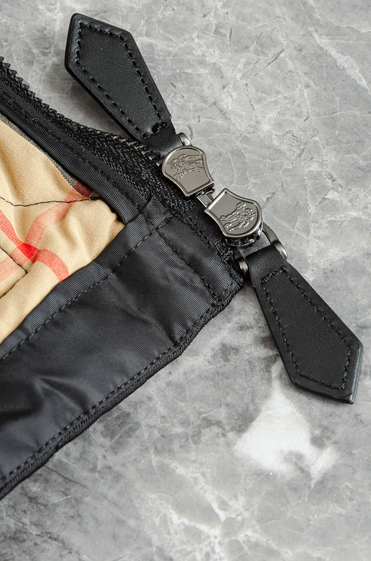 New# Burberry【双面穿】绗缝棉服#BUR王牌货品，永远都不褪流行，男女都可以穿的版型！天气冷