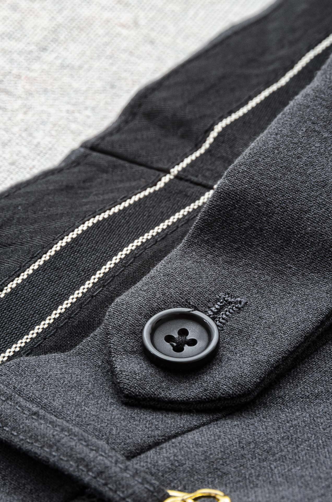 LV 2025FW新品 【整套出售/不拆分搭配码数】得体的西装在许多人的心中绝对占有很重要的地位，不论是