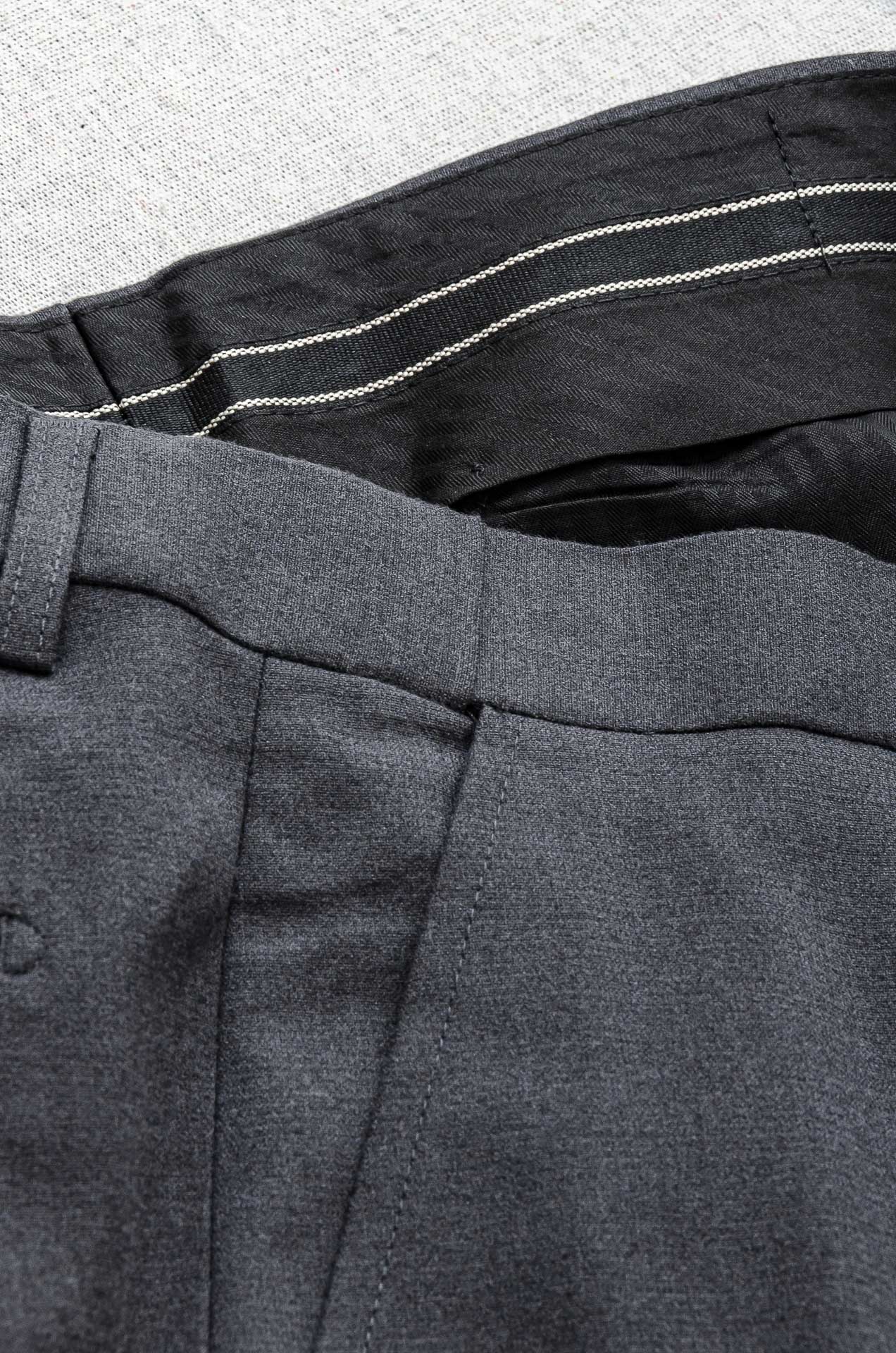 LV 2025FW新品 【整套出售/不拆分搭配码数】得体的西装在许多人的心中绝对占有很重要的地位，不论是