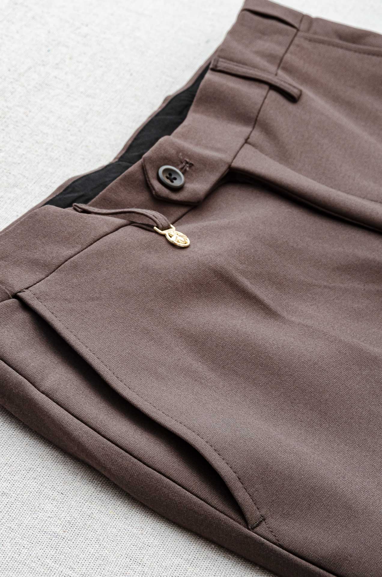 Gucc*i 2025FW新品 【整套出售/不拆分搭配码数】得体的西装在许多人的心中绝对占有很重要的地位