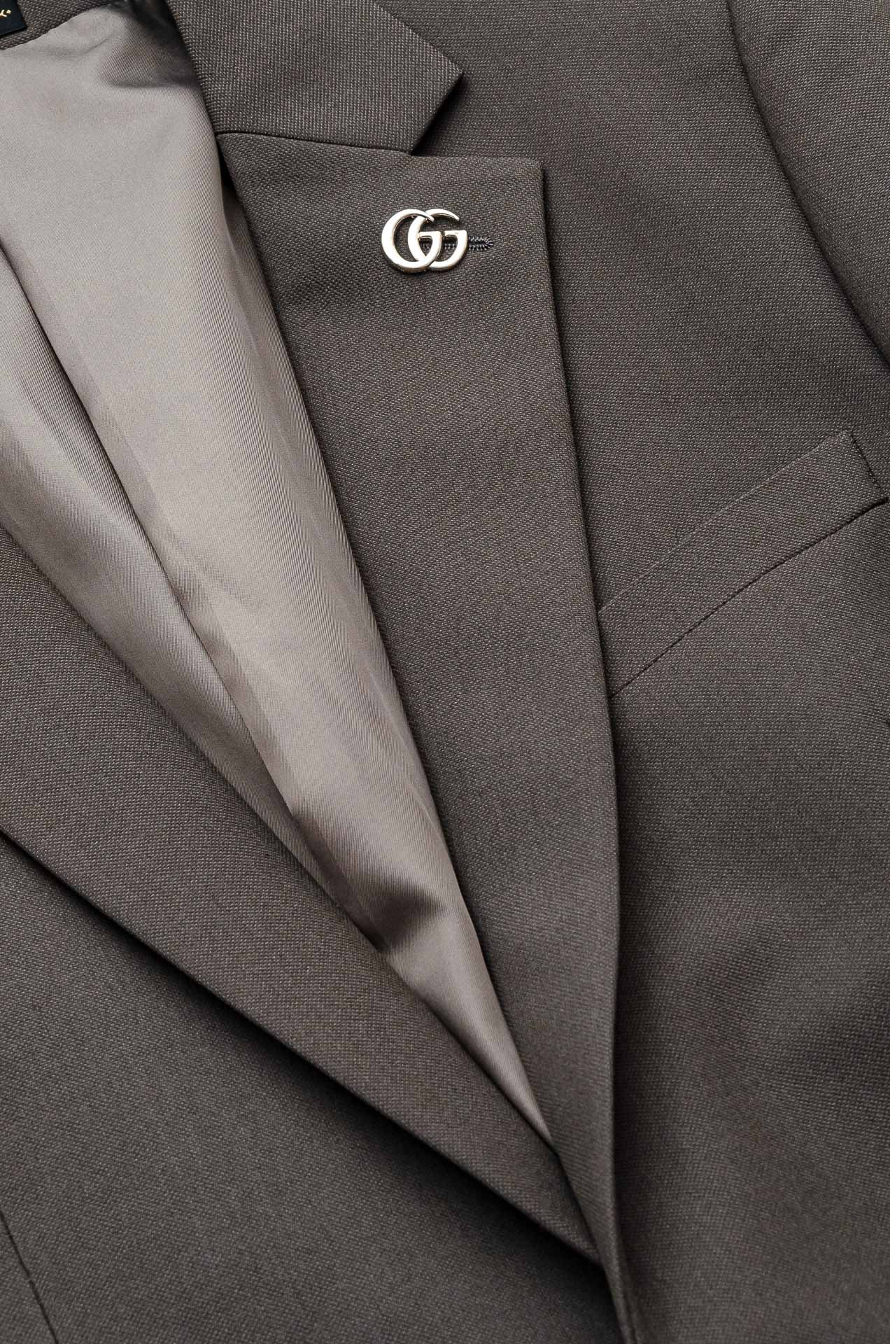 Gucci Men's Gray Plaid Suit: Modern Fit, Wool Blend, M-XXXL Sizes 4 o 1j43ai8721foe1dvels41uql1jqi3i