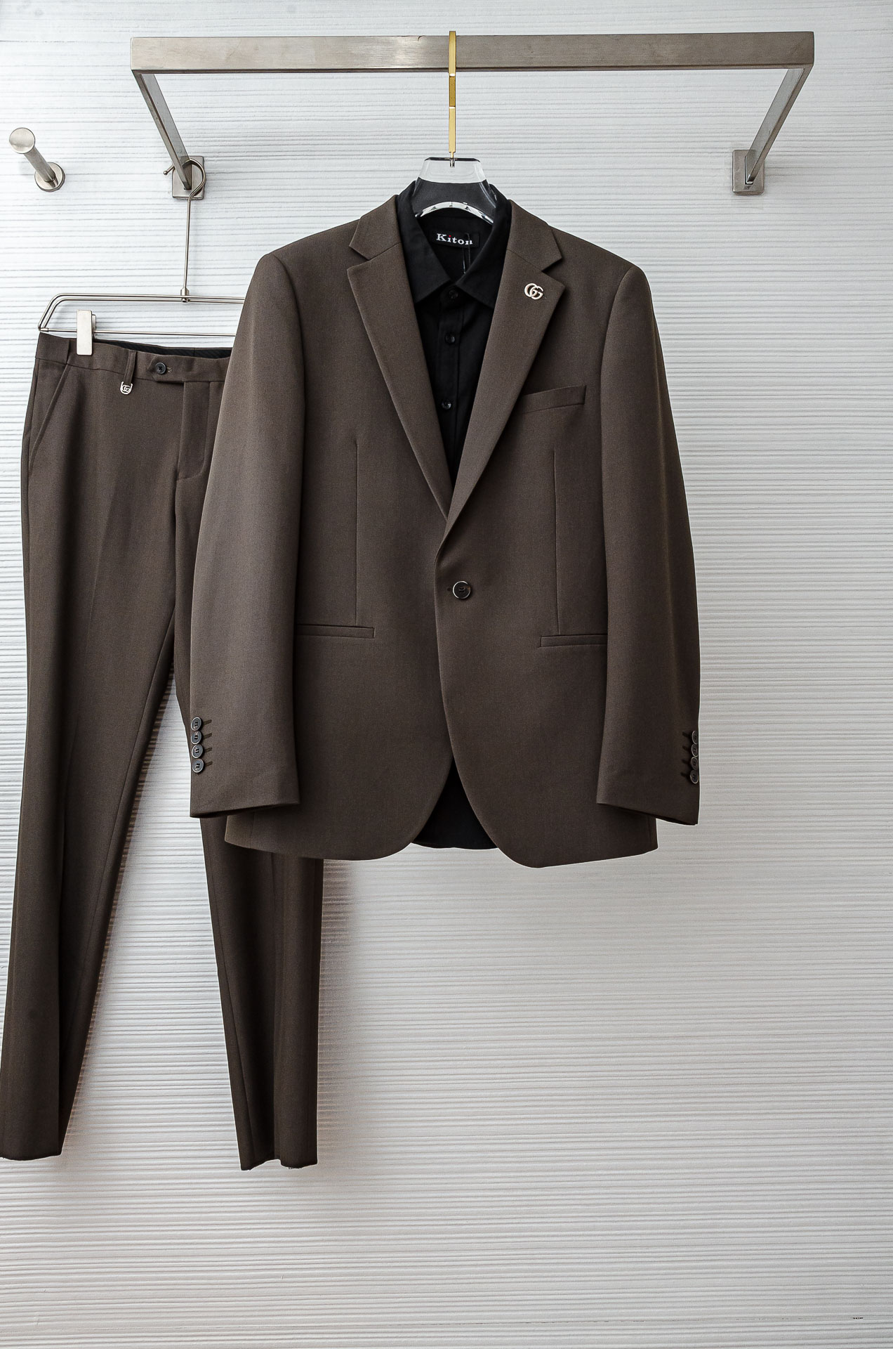 Gucci Men's Gray Plaid Suit: Modern Fit, Wool Blend, M-XXXL Sizes 2 o 1j43ailri1d2m17c91ur81mds1ii23p