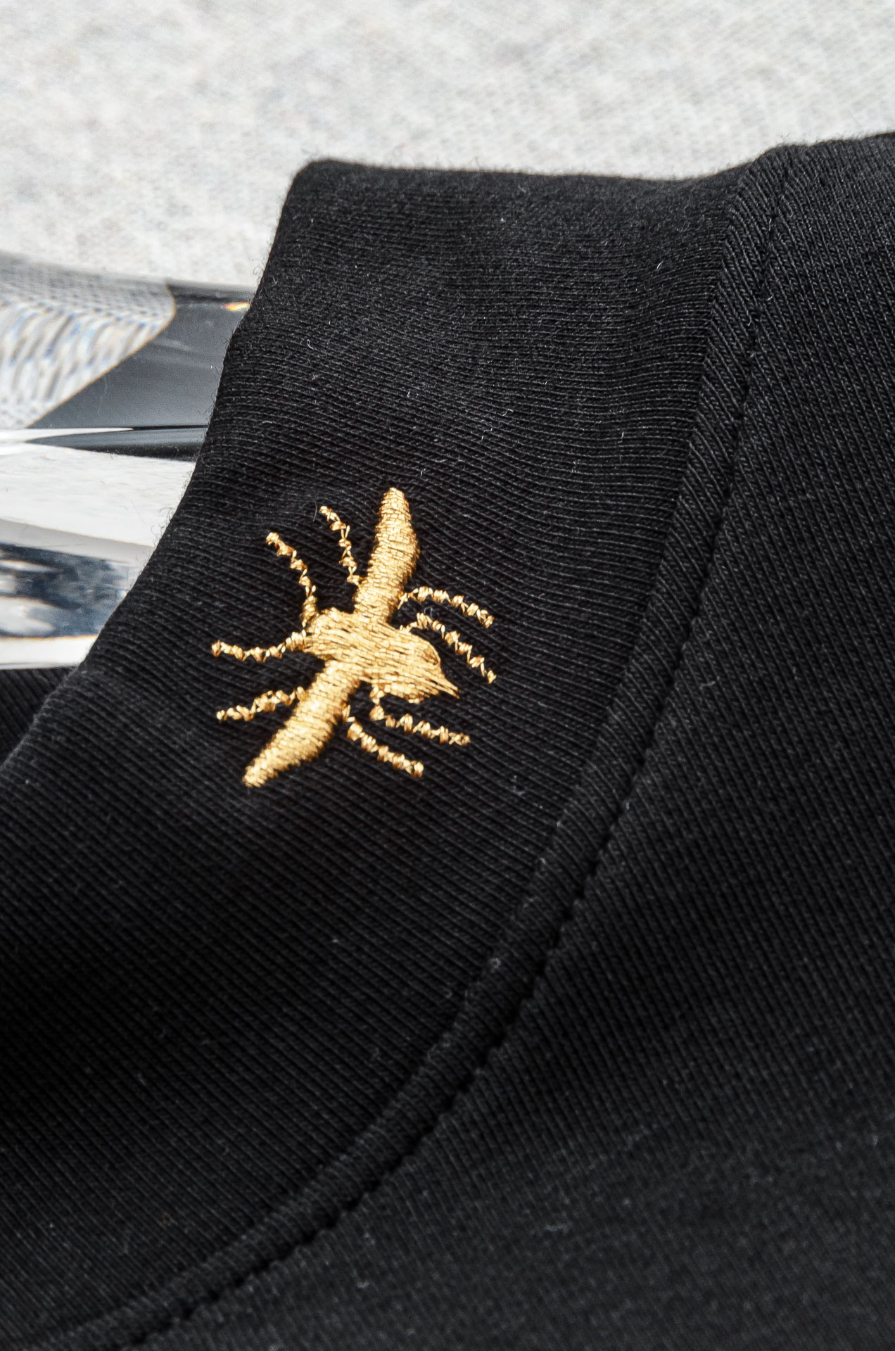 25FW秋冬新款 立体刺绣男士长袖T恤衫#把重心都放在了面料上，出口海外的订单，客供进口精选42%棉58