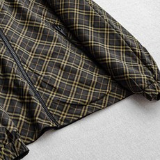 BBR 巴宝莉 2025FW最新秋冬新品,双面穿连帽防水夹克外套#同步官网发售!该款夹克外层超柔聚酯纤维 BBR 巴宝莉 2025FW最新秋冬新品,双面穿连帽防水夹克外套#同步官网发售!该款夹克外层超柔聚酯纤维