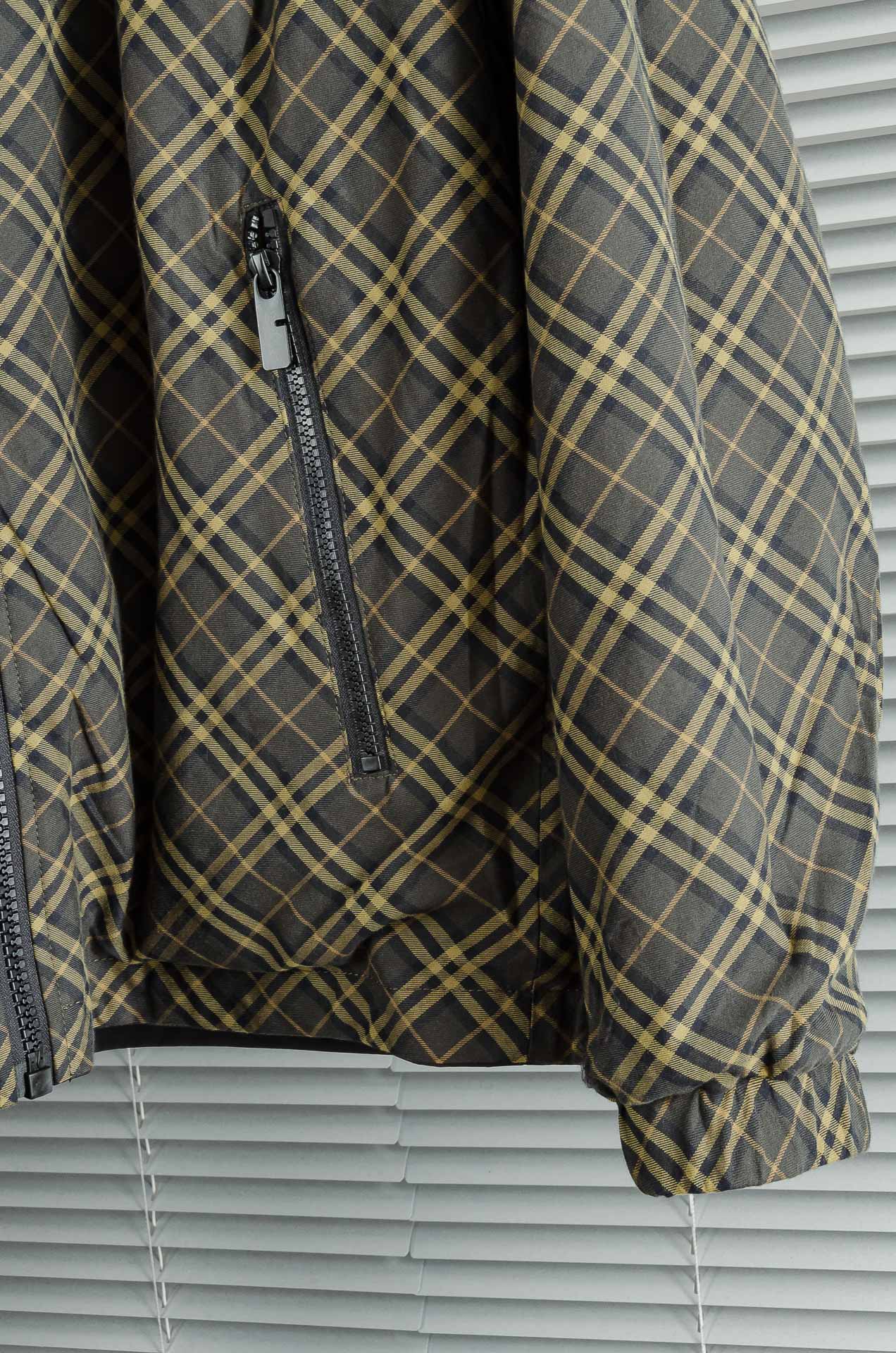 BBR 巴宝莉 2026FW最新秋冬新品，双面穿连帽防水夹克外套#同步官网发售！该款夹克外层超柔聚酯纤维