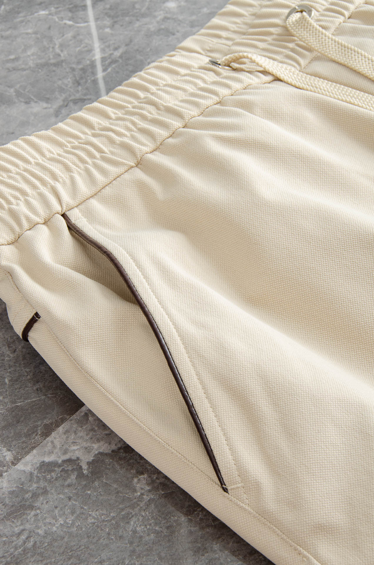 lP🆕🇮🇹 2025FW新品宽松裤脚休闲裤#耐洗耐用不易变形。休闲百搭的一款 上身很舒适 阔腿立体特别适