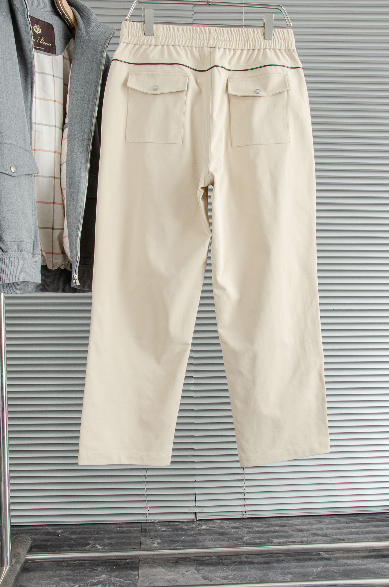 lP🆕🇮🇹 2025FW新品宽松裤脚休闲裤#耐洗耐用不易变形。休闲百搭的一款 上身很舒适 阔腿立体特别适