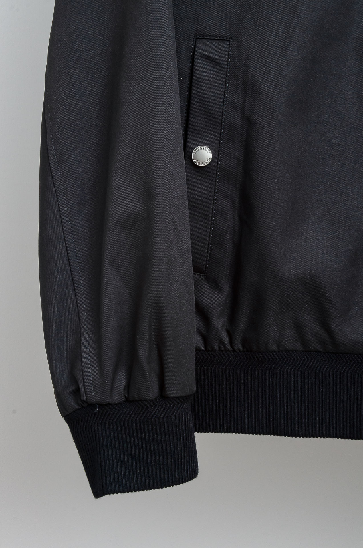 ☀️☀️巴宝莉 2025Fw最新男士休闲夹克外套#上身十分的舒适，质感超级的细腻且柔软！休闲商务都可以完