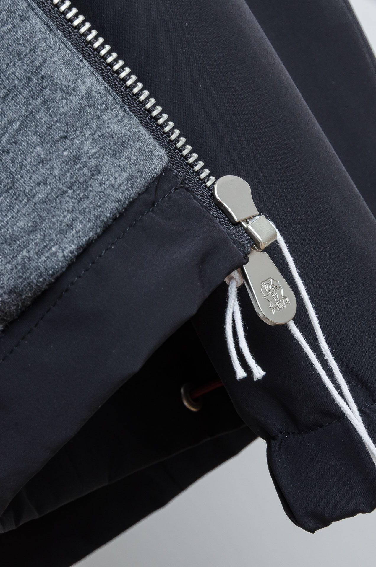 ☀️☀️BC 2025FW秋冬最新连帽夹克外套#【可拆卸帽】是一款兼具风格与舒适感的时尚选择。内外两种不